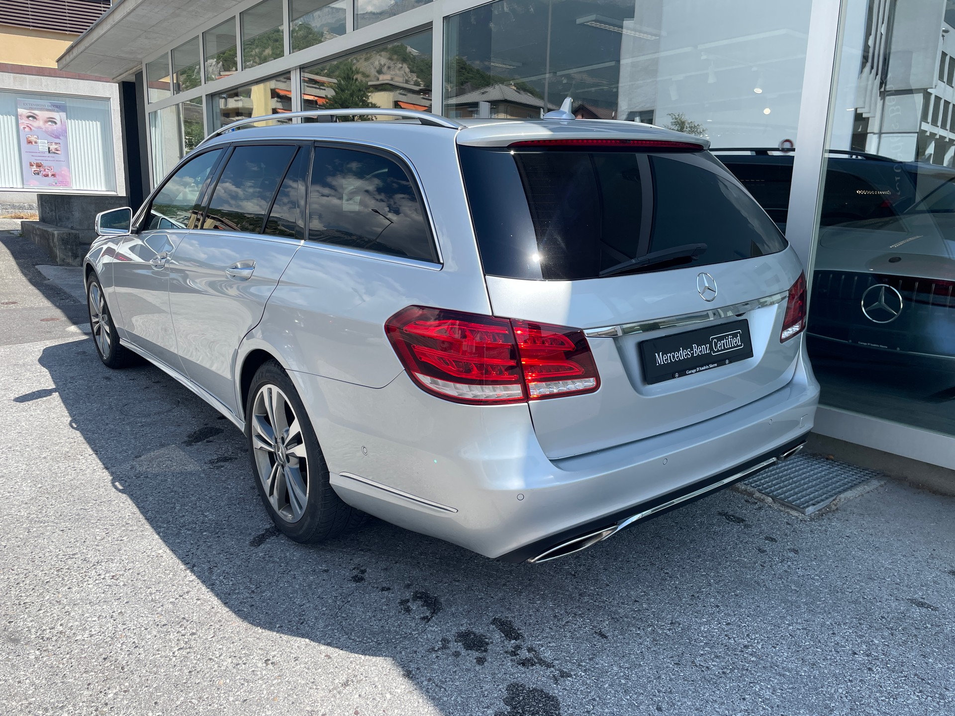 MERCEDES-BENZ E 500 Avantgarde 4Matic 7G-Tronic-showroom-element-3