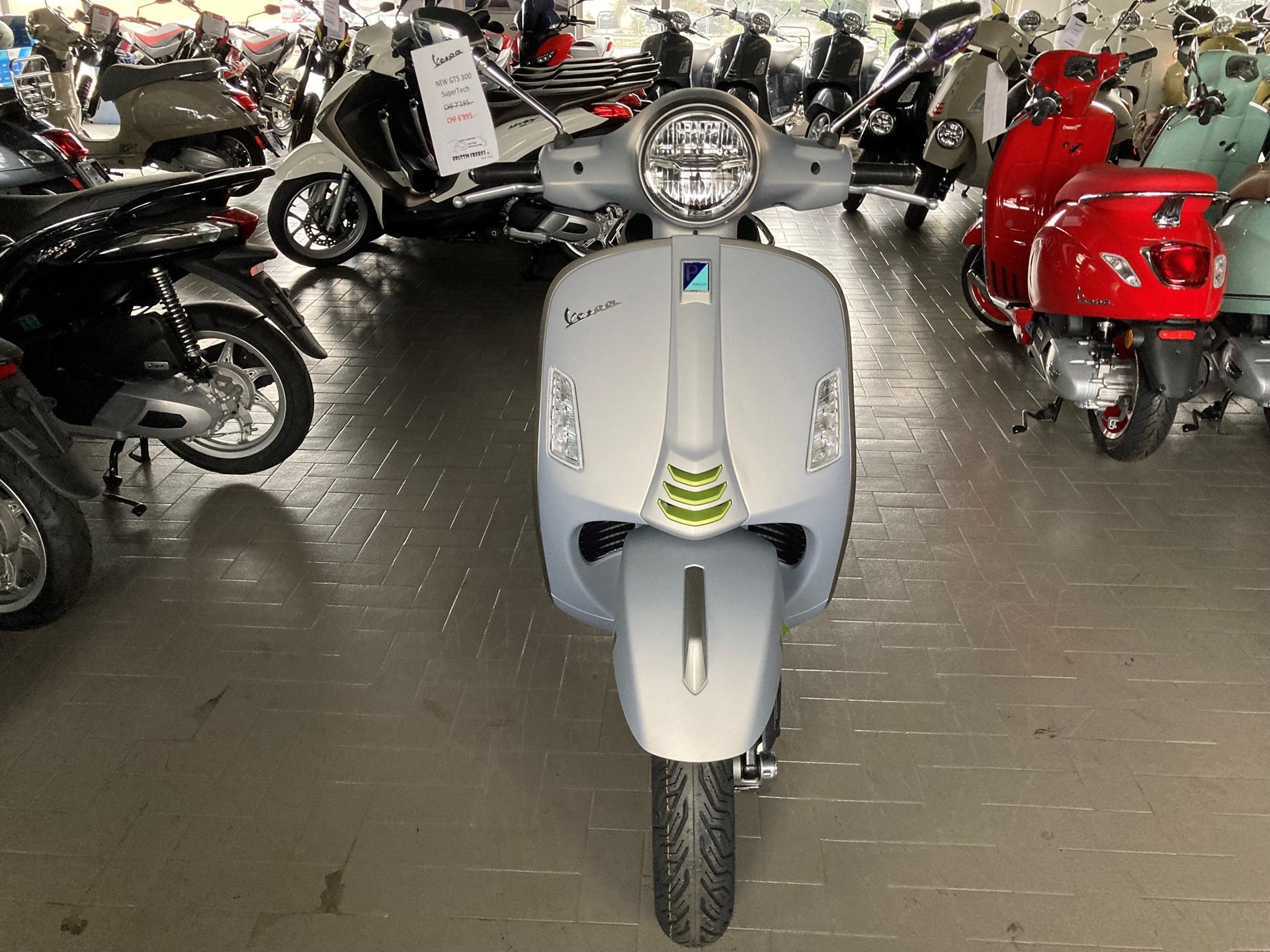 PIAGGIO Vespa GTS 300 Super Tech ABS-showroom-element-1