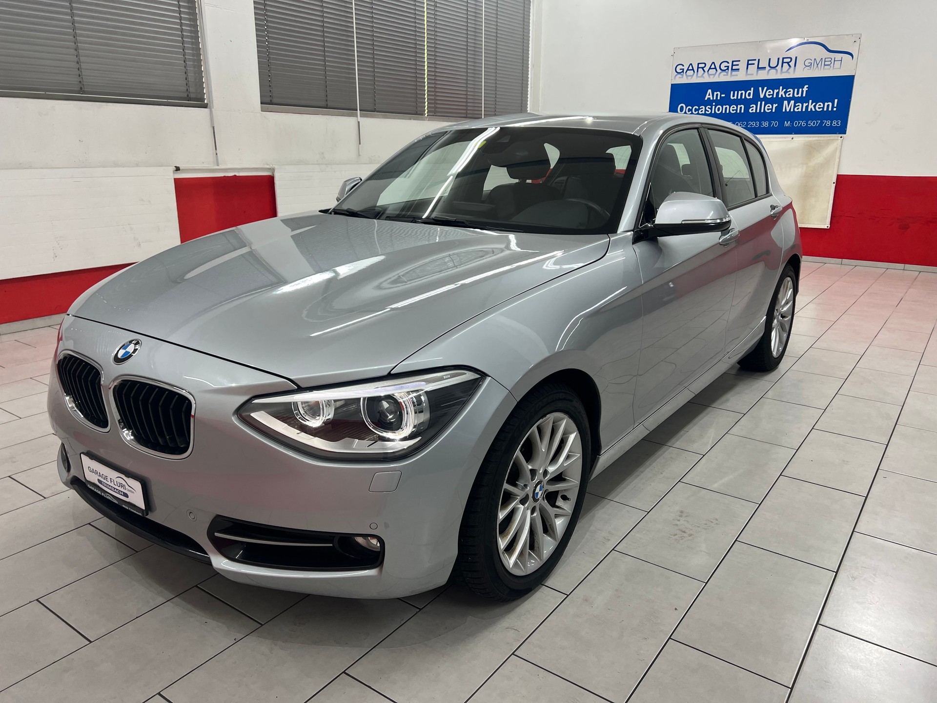 BMW 120d xDrive Sport Line-image-1