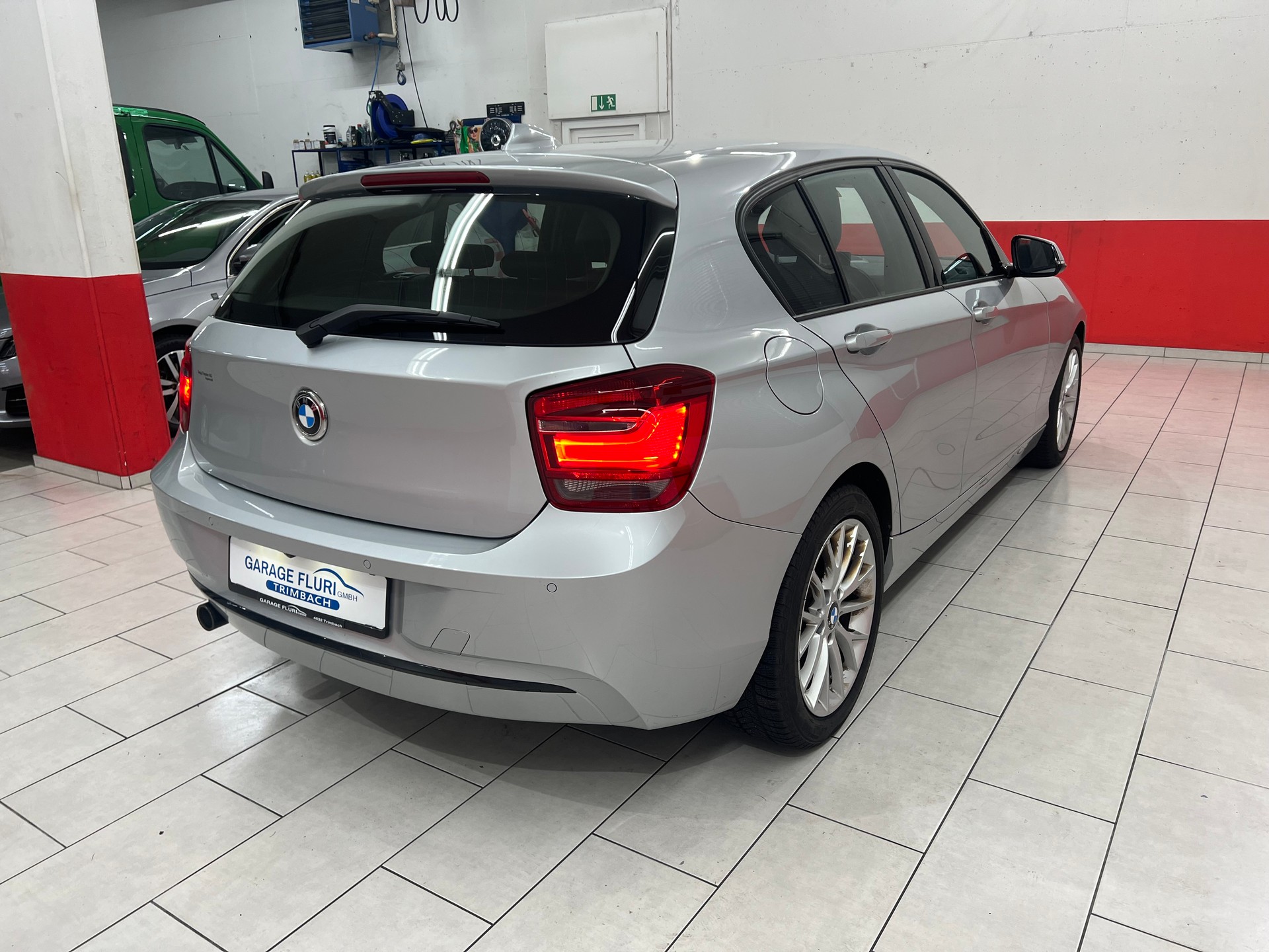 BMW 120d xDrive Sport Line-image-5