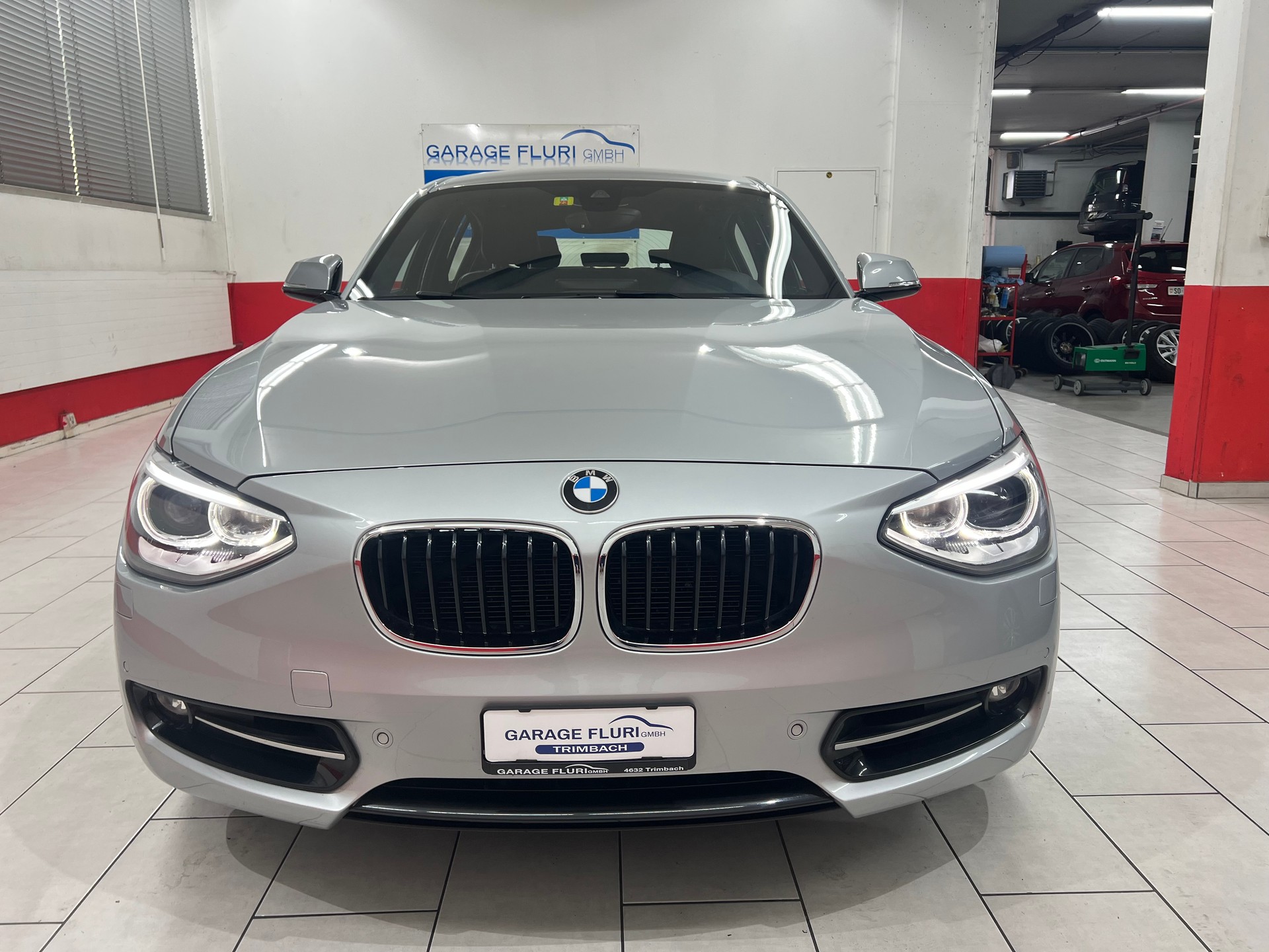 BMW 120d xDrive Sport Line-image-2