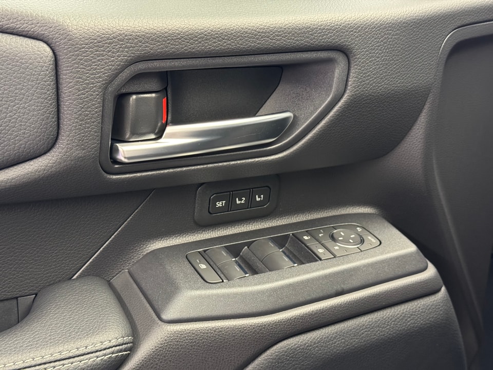 Land Cruiser 2.8 D 48V Invincible AWD