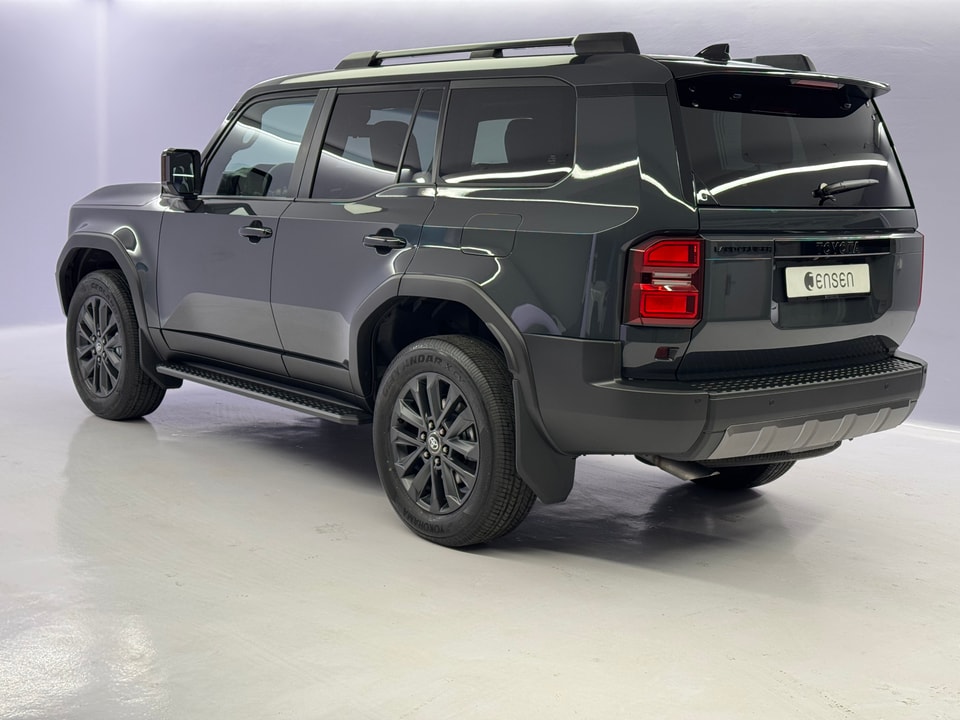 Land Cruiser 2.8 D 48V Invincible AWD