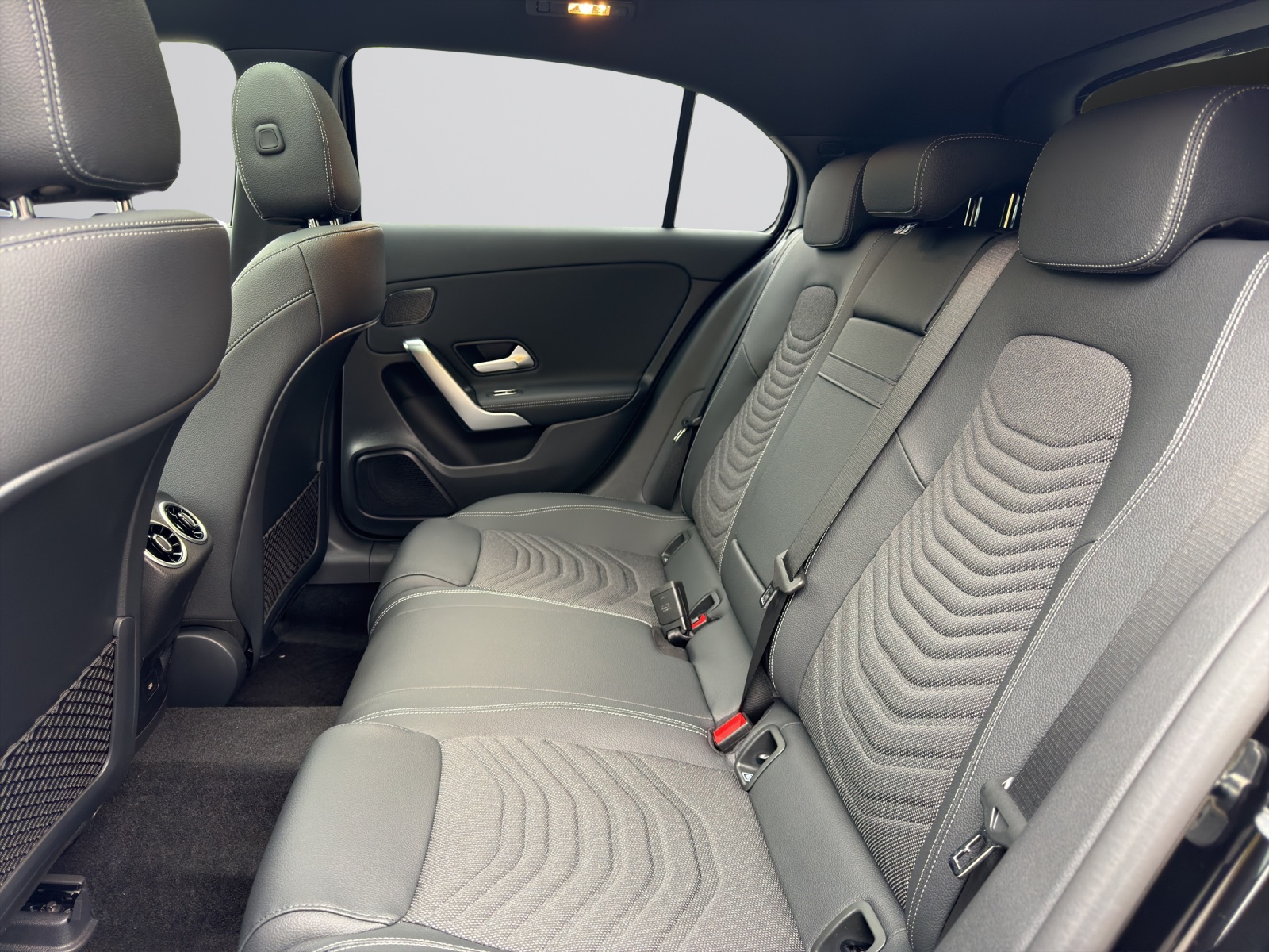 Image MERCEDES-BENZ A-250 A 250 e EQ Star 8G-DCT