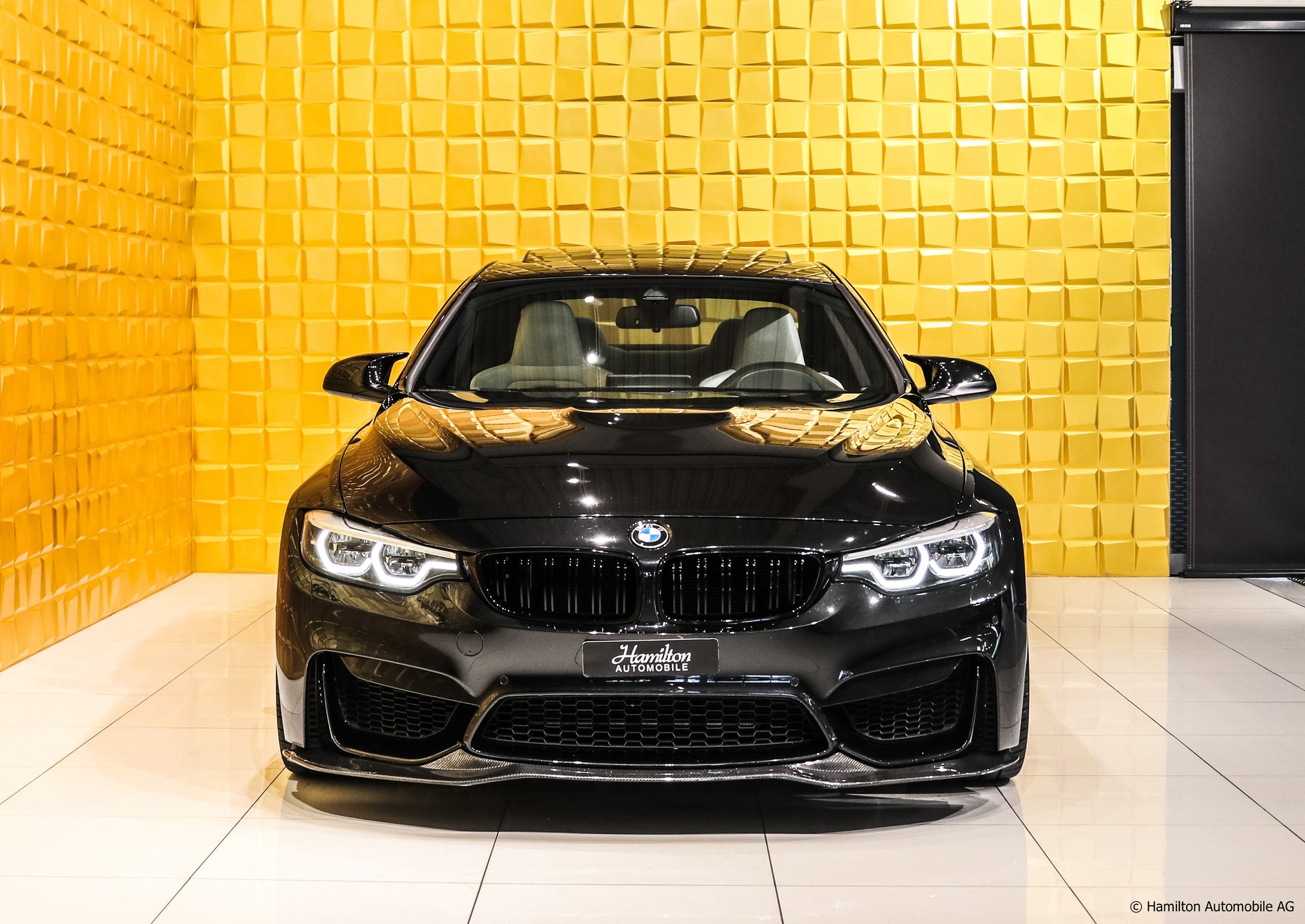 BMW M4 Coupé DKG-showroom-element-3