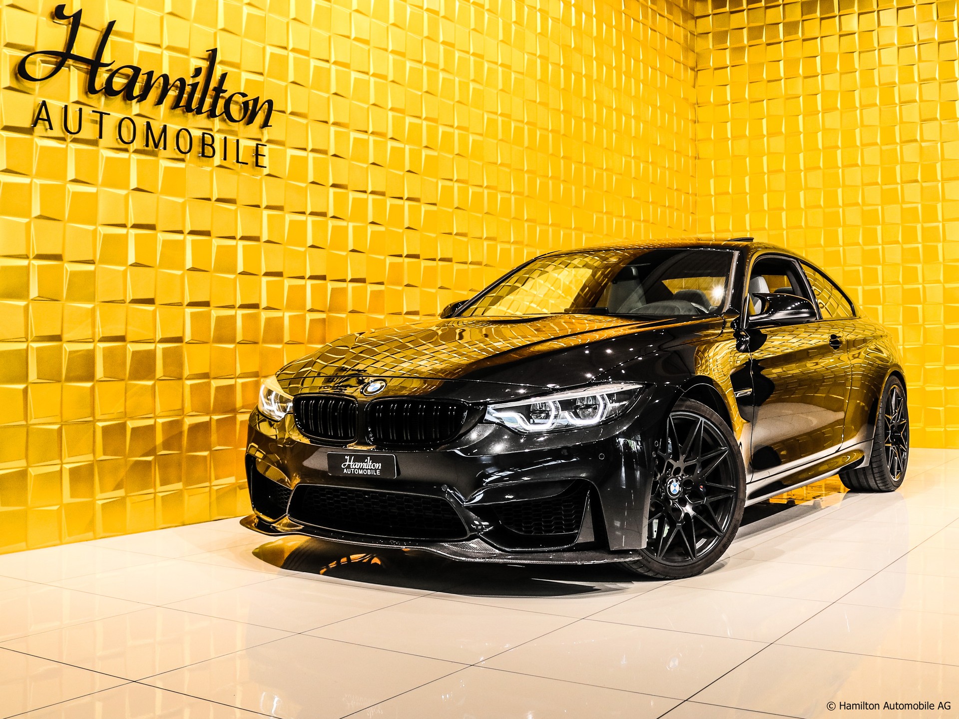 BMW M4 Coupé DKG-showroom-element-1