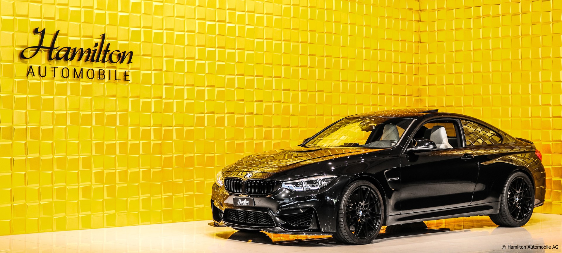 BMW M4 Coupé DKG-showroom-element-2