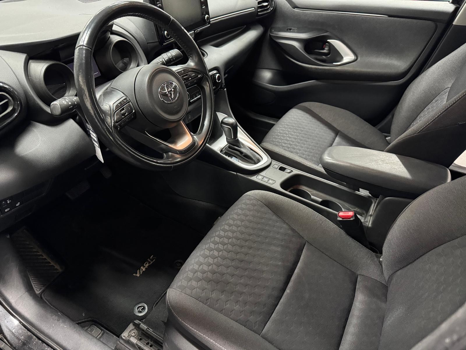 TOYOTA Yaris 1.5 Trend e-CVT-image-4