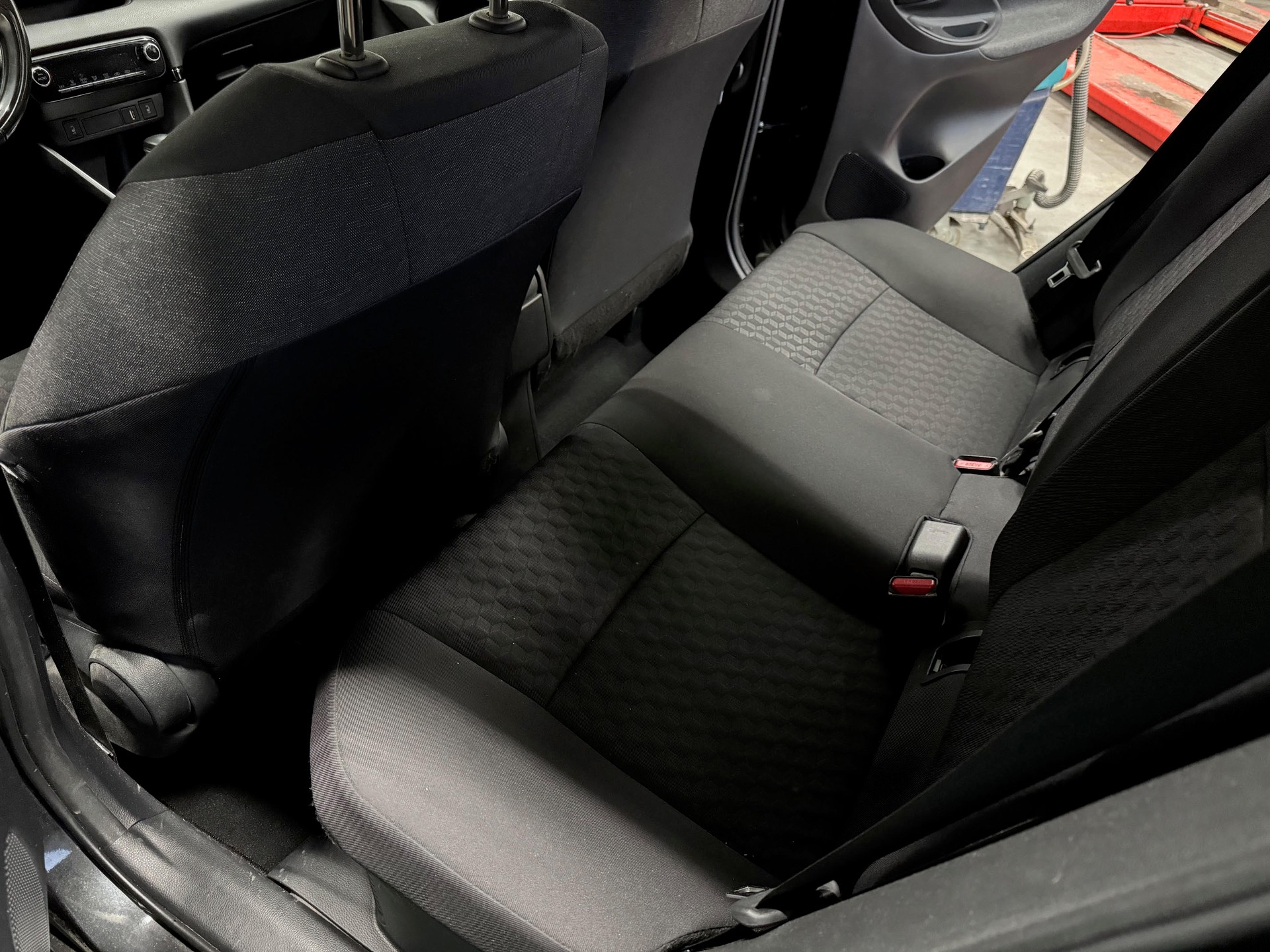 TOYOTA Yaris 1.5 Trend e-CVT-image-5