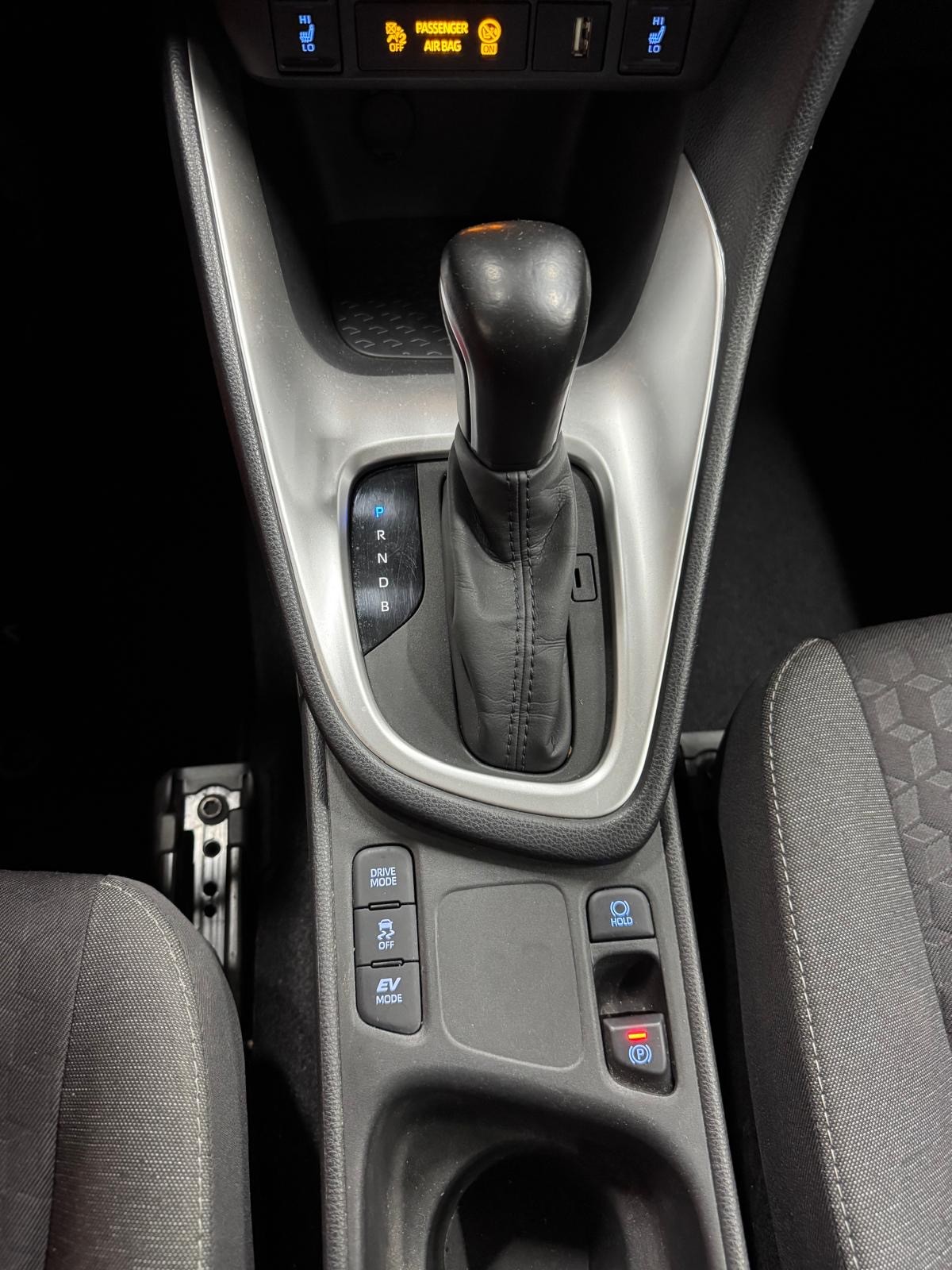 TOYOTA Yaris 1.5 Trend e-CVT-image-10