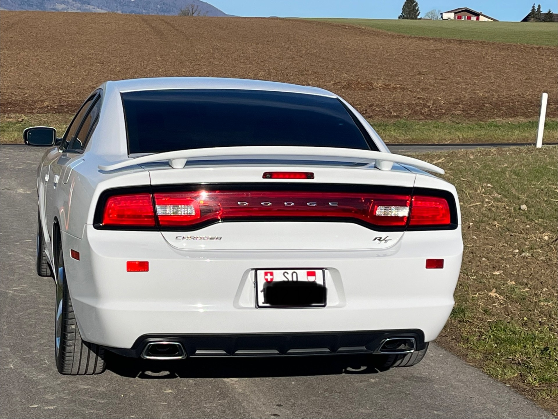 DODGE R/T 5.7 Hemi V8-image-2