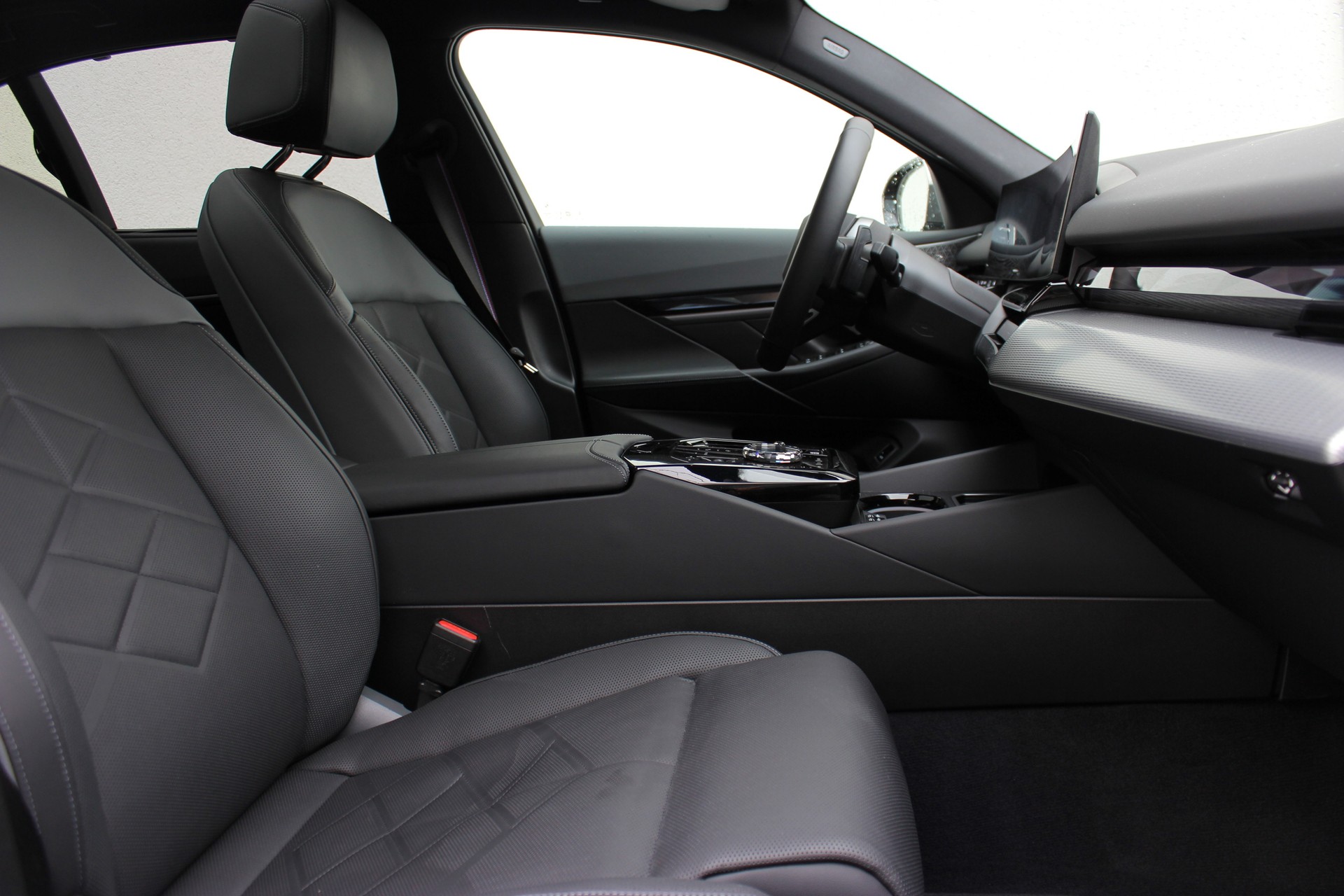 BMW 550e xDrive M Sport Pro *1.9%-LEASINGAKTION*-showroom-element-3