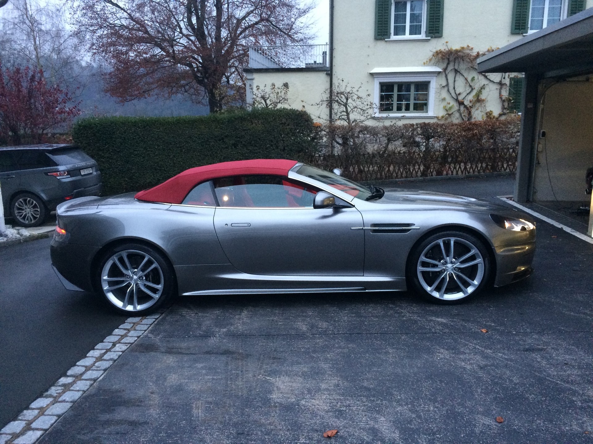 ASTON MARTIN DBS Volante Touchtronic 2-image-12