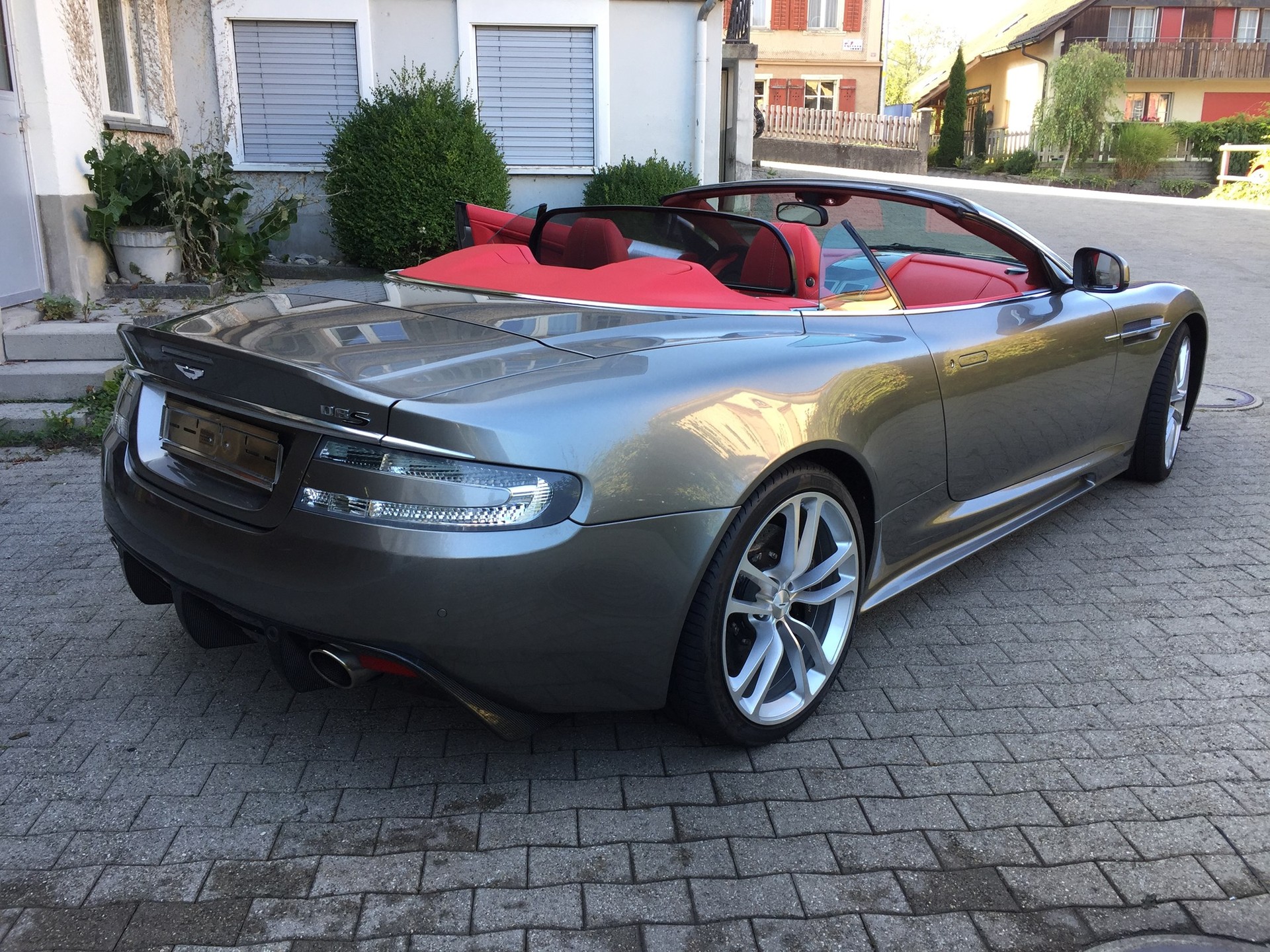 ASTON MARTIN DBS Volante Touchtronic 2-image-6