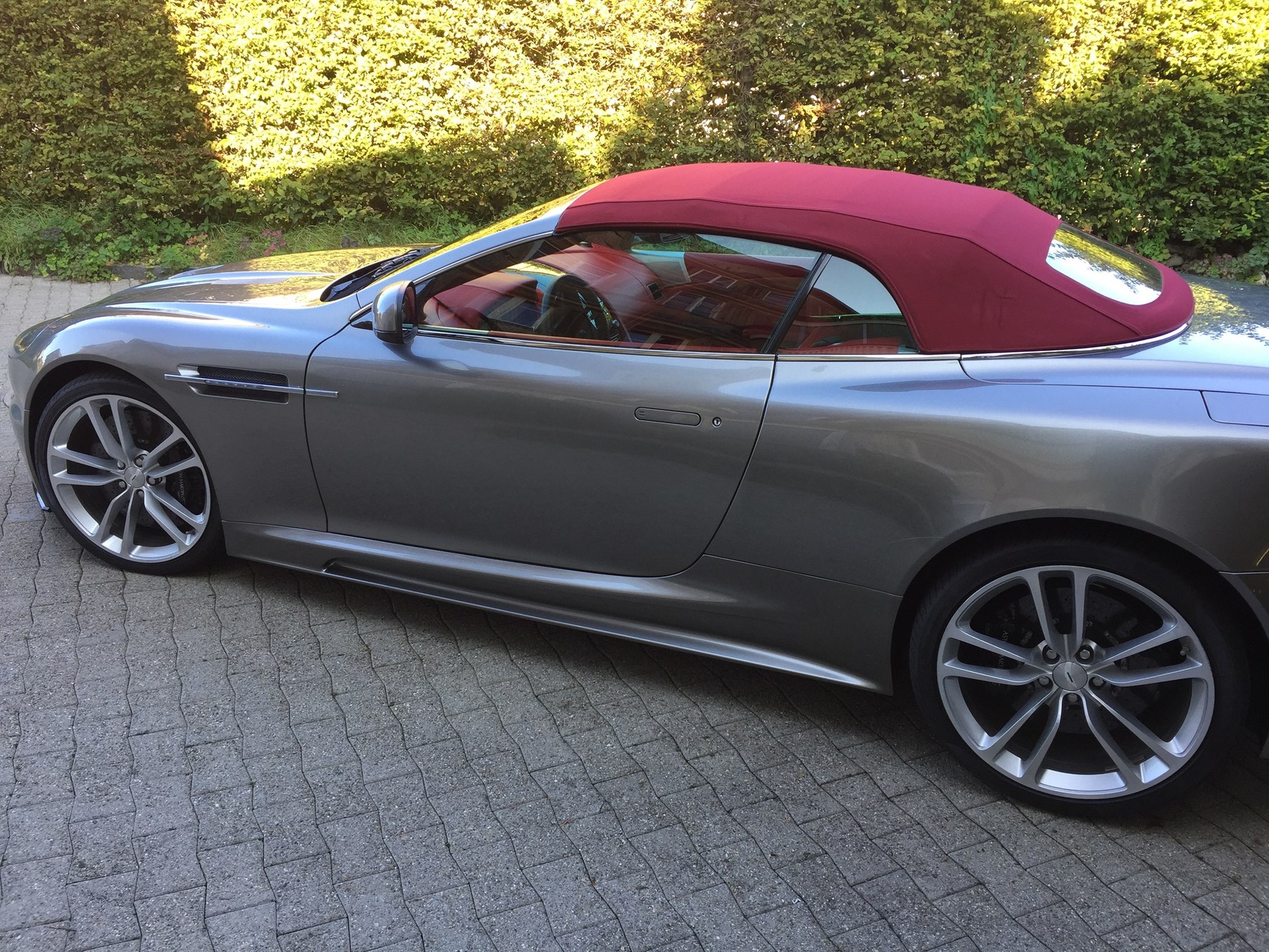 ASTON MARTIN DBS Volante Touchtronic 2-image-9