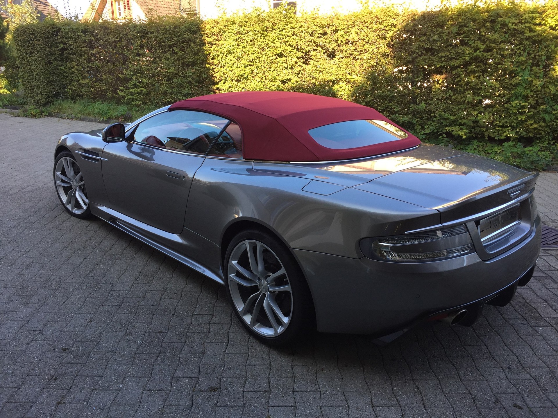 ASTON MARTIN DBS Volante Touchtronic 2-image-10