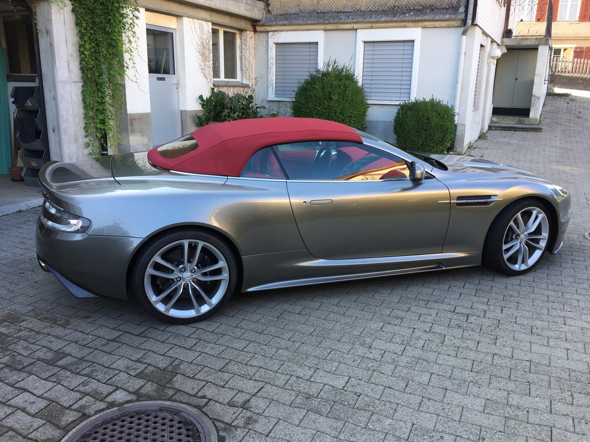 ASTON MARTIN DBS Volante Touchtronic 2-image-11