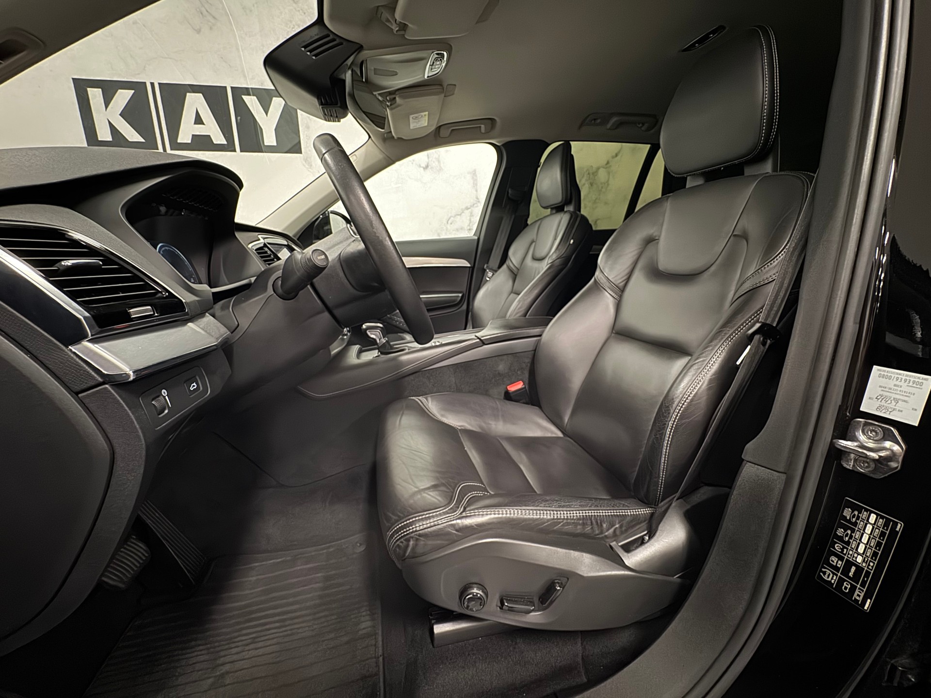 VOLVO XC90 T5 AWD Momentum Geartronic-image-5