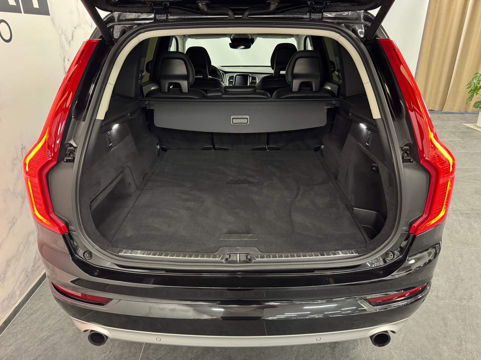 VOLVO XC90 T5 AWD Momentum Geartronic-image-8