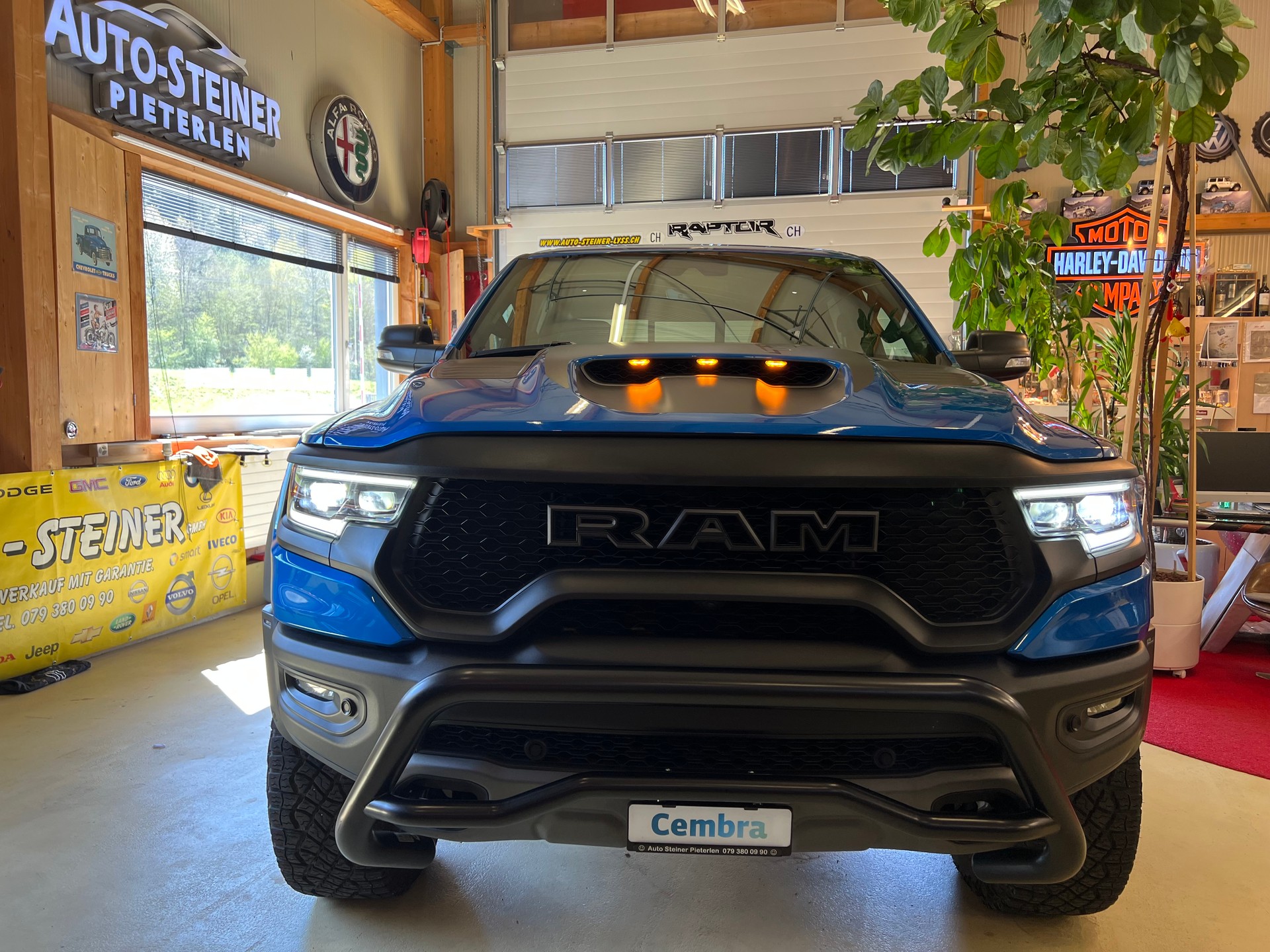 DODGE "TRX" DER POWER PICK UP !! 711 PS !! ABSOLUT NEUWERTIG !! MIT VOLLAUSSTATTUNG. MIT AHK 3`500 KG !! 24 MONATE GARANTIE !!-image-0