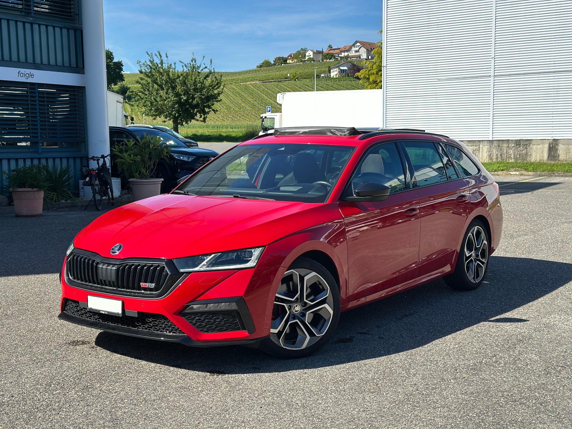 SKODA Octavia Combi 2.0 TSI DSG RS-image-1