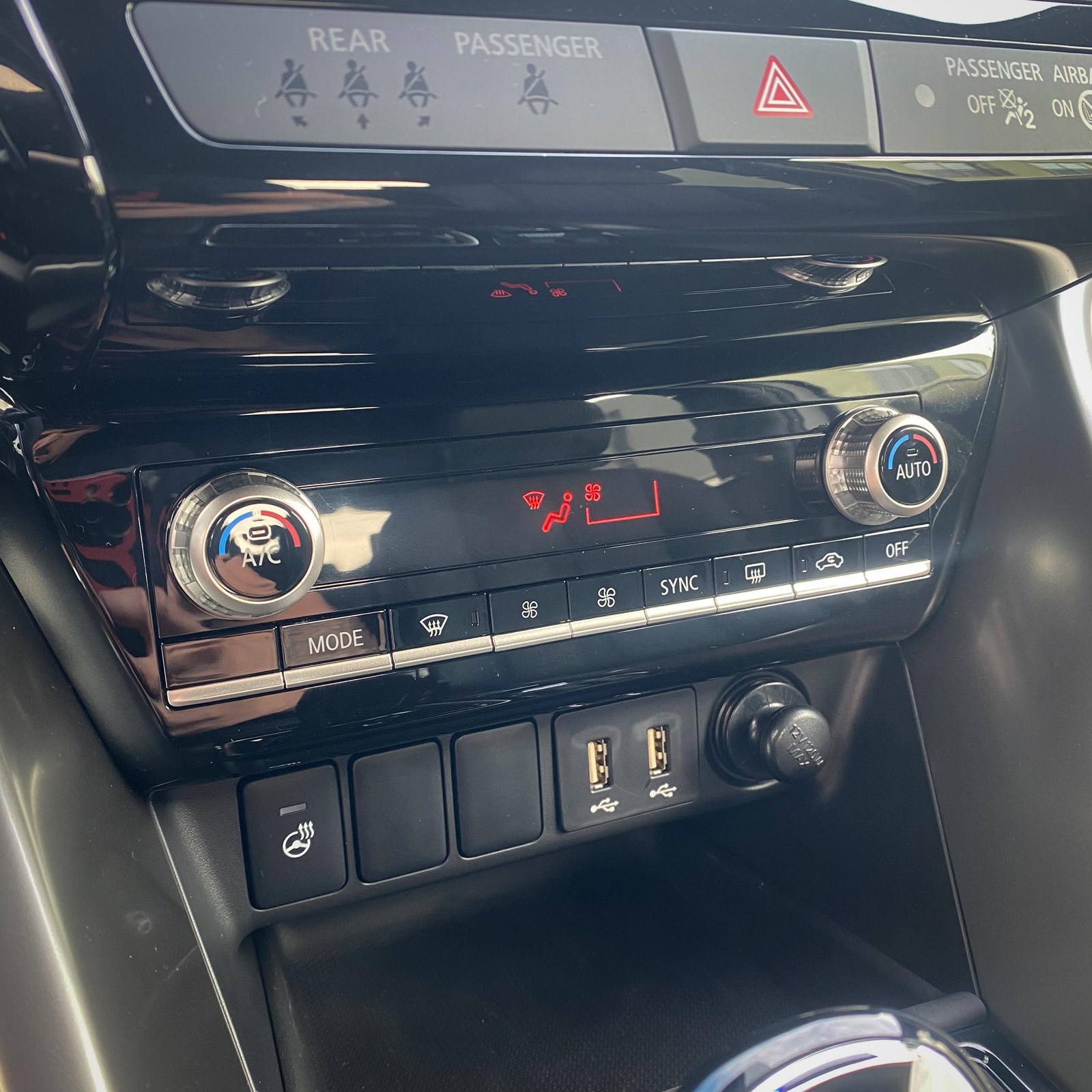 MITSUBISHI Eclipse Cross 2.4 PHEV Blackline 4x4-image-11