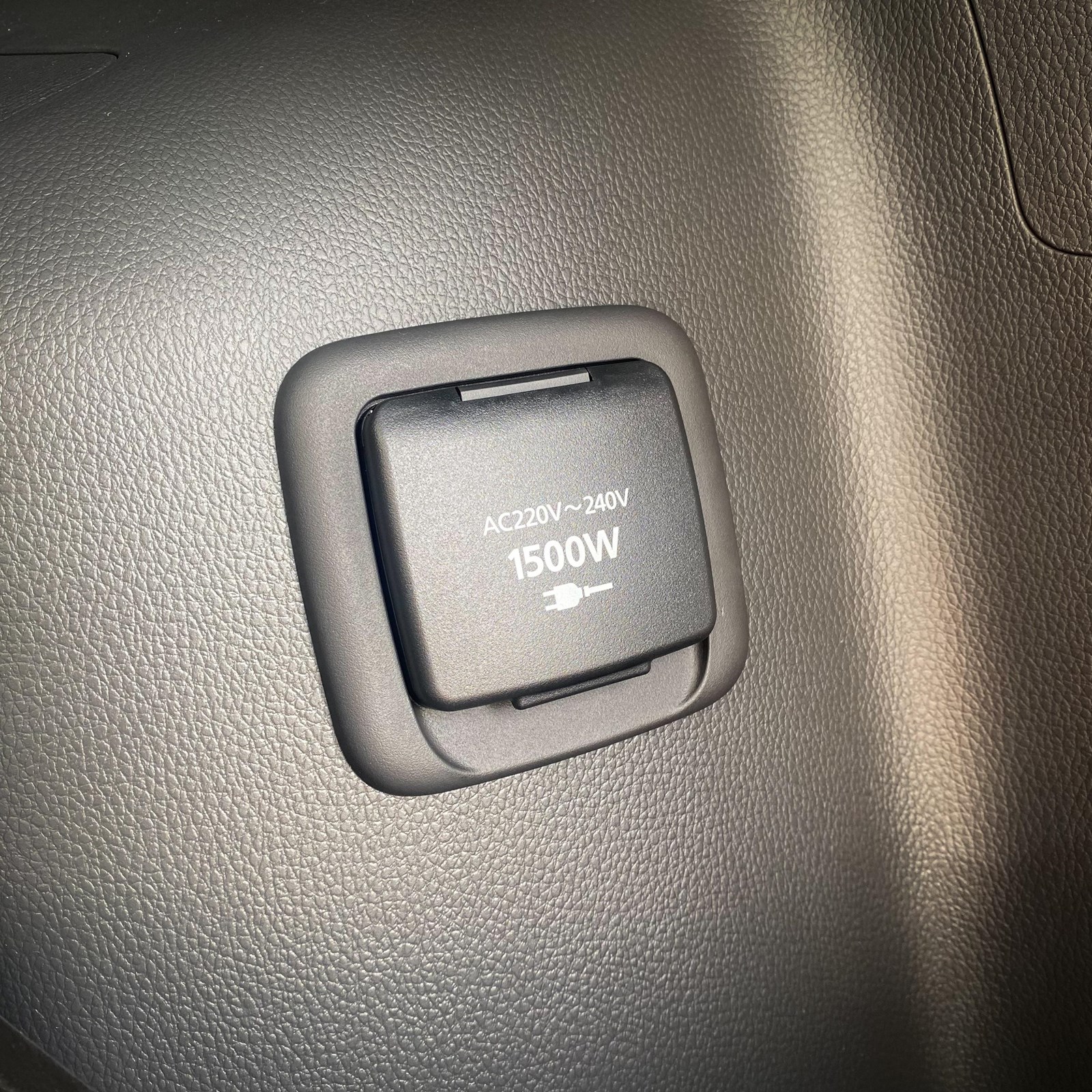 MITSUBISHI Eclipse Cross 2.4 PHEV Blackline 4x4-image-16