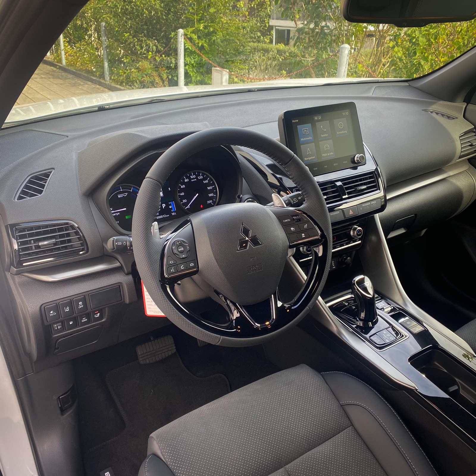 MITSUBISHI Eclipse Cross 2.4 PHEV Blackline 4x4-image-4