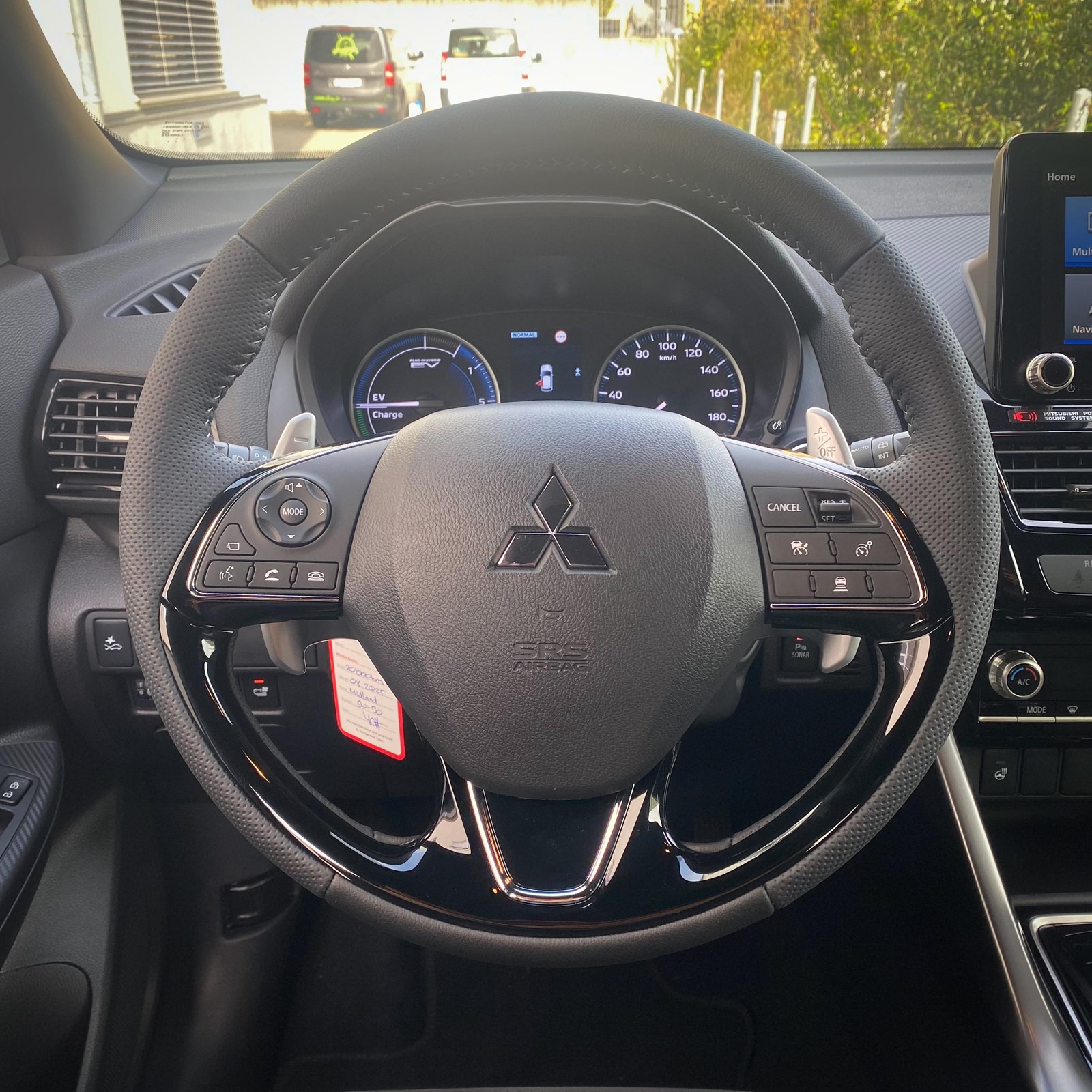 MITSUBISHI Eclipse Cross 2.4 PHEV Blackline 4x4-image-6