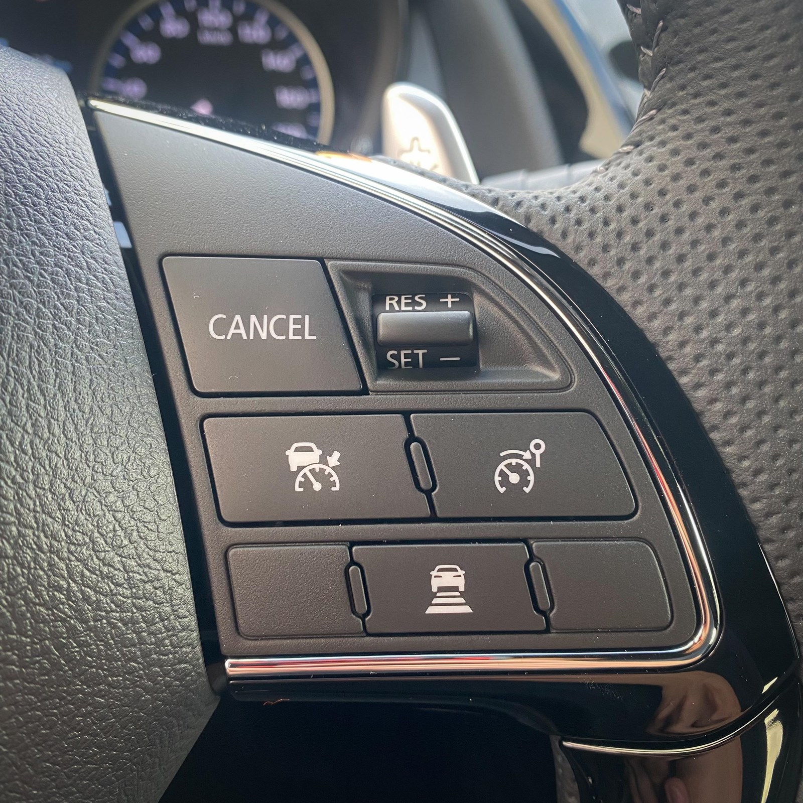 MITSUBISHI Eclipse Cross 2.4 PHEV Blackline 4x4-image-8