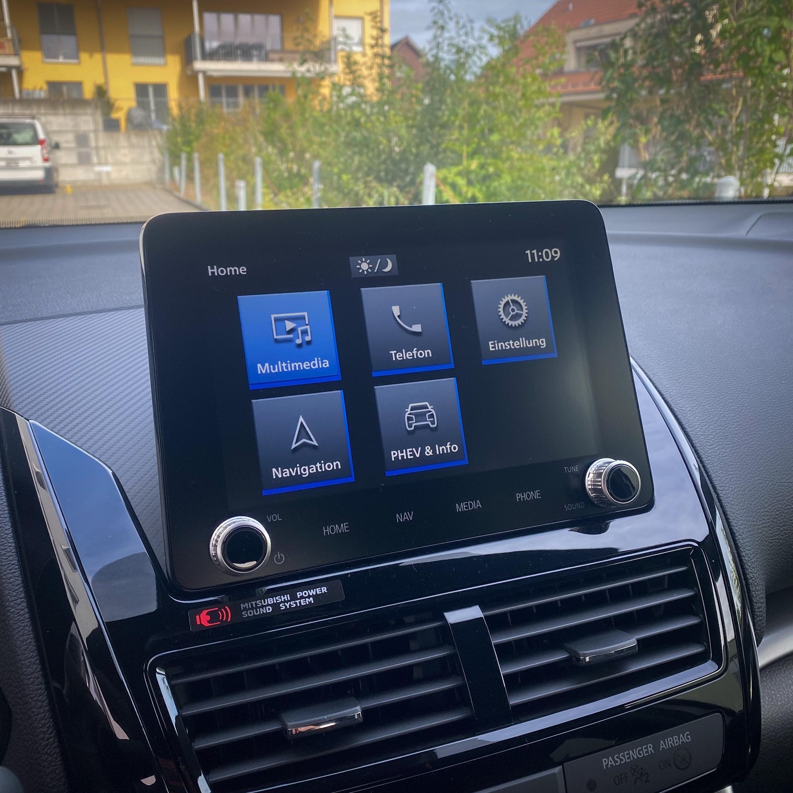 MITSUBISHI Eclipse Cross 2.4 PHEV Blackline 4x4-image-9