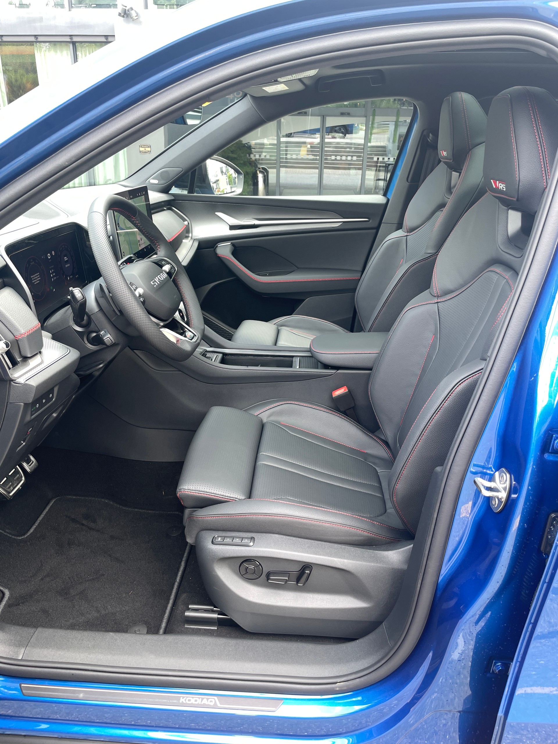 SKODA Kodiaq 2.0 TSI RS 4x4, 7-Sitzer-image-12