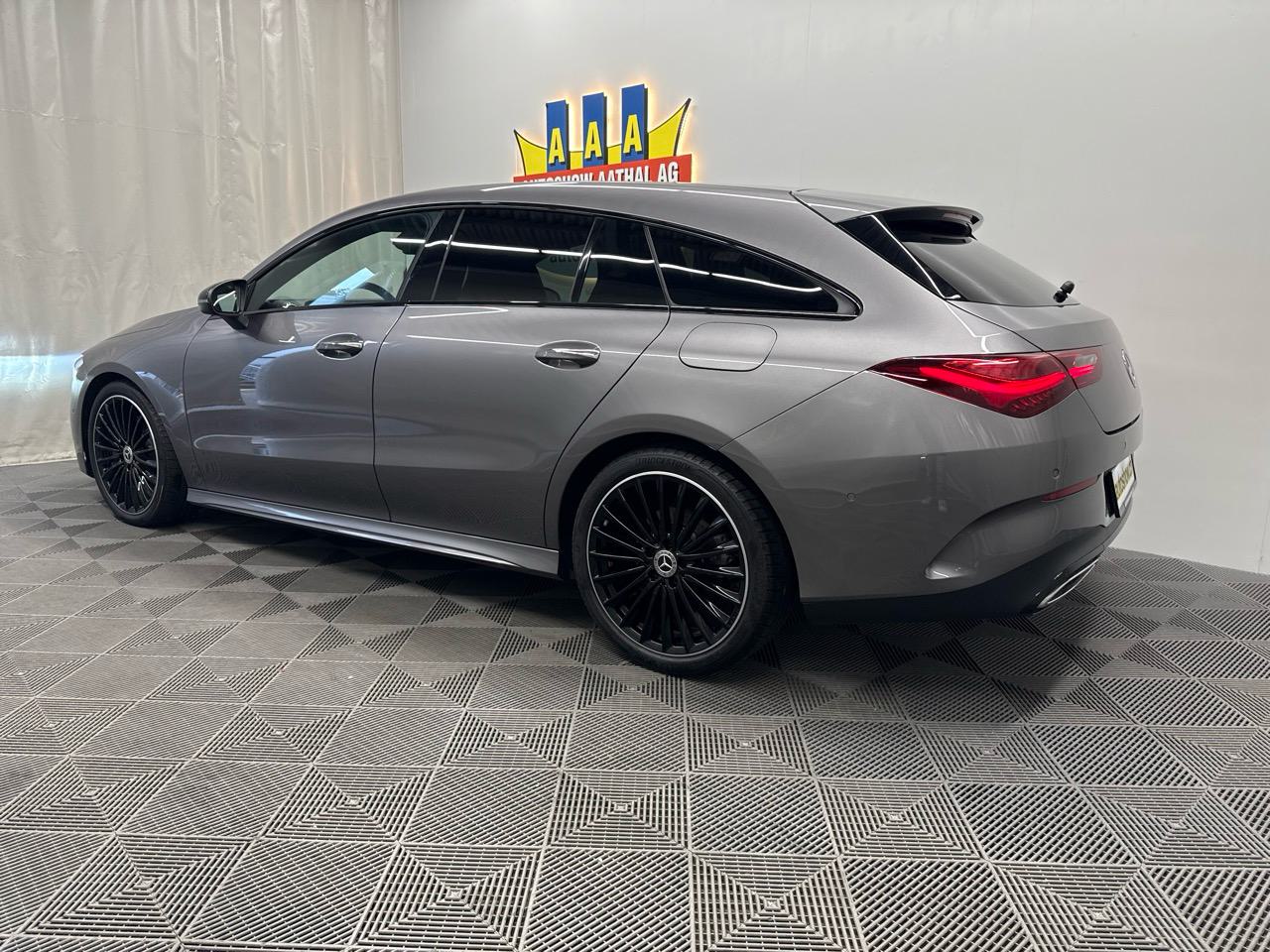 MERCEDES-BENZ CLA 200-showroom-element-1