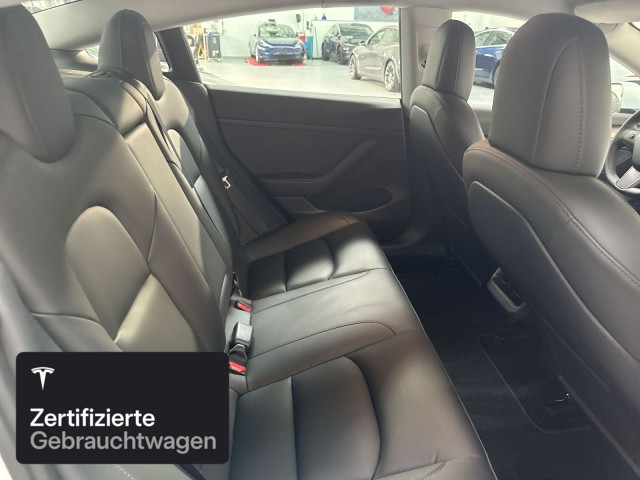 TESLA Model 3 Rear-Wheel Drive-showroom-element-3