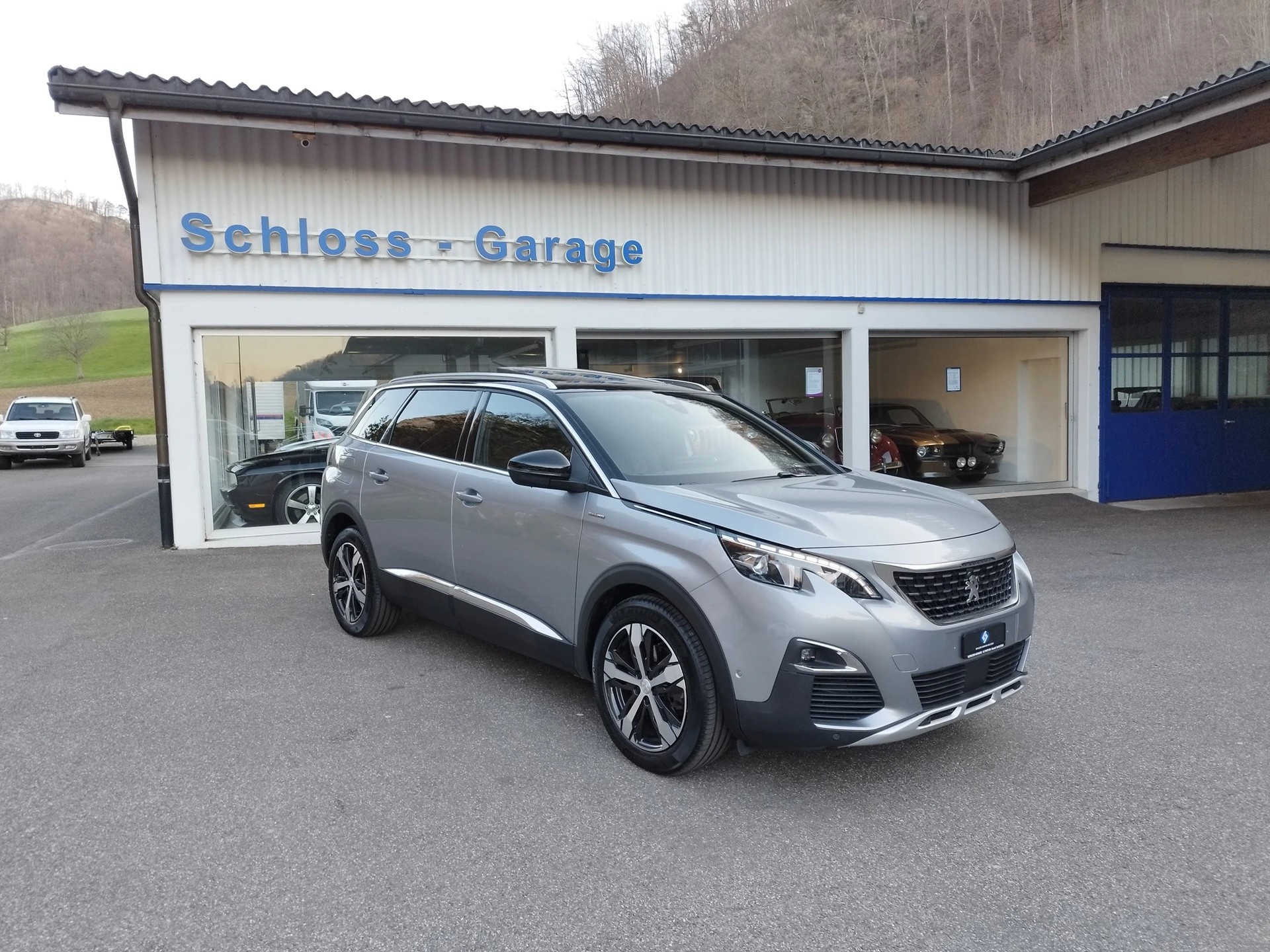 PEUGEOT 5008 1.2 Pure Tech (SUV / Geländewagen) Peugeot PEUGEOT 5008 1.2 Pure Tech (SUV / Geländewagen)