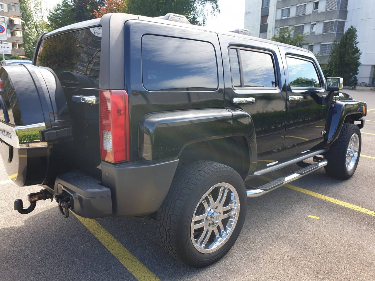 HUMMER Luxury 3,7-image-2