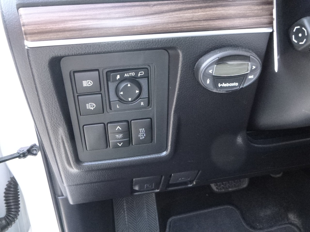TOYOTA Land Cruiser 2.8TD Premium Automatic-image-19
