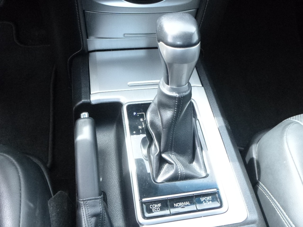TOYOTA Land Cruiser 2.8TD Premium Automatic-image-27