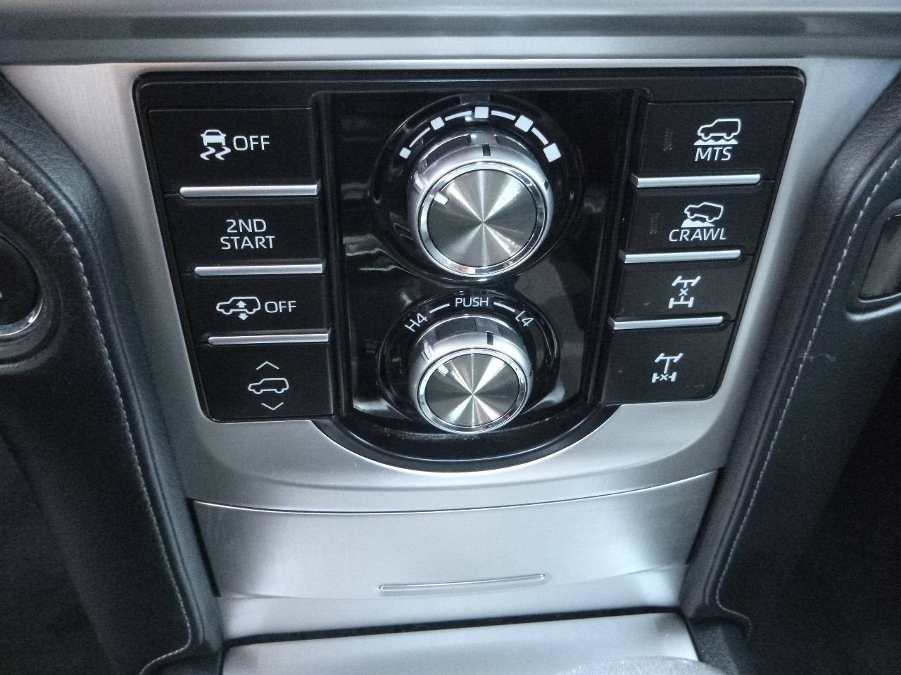 TOYOTA Land Cruiser 2.8TD Premium Automatic-image-28