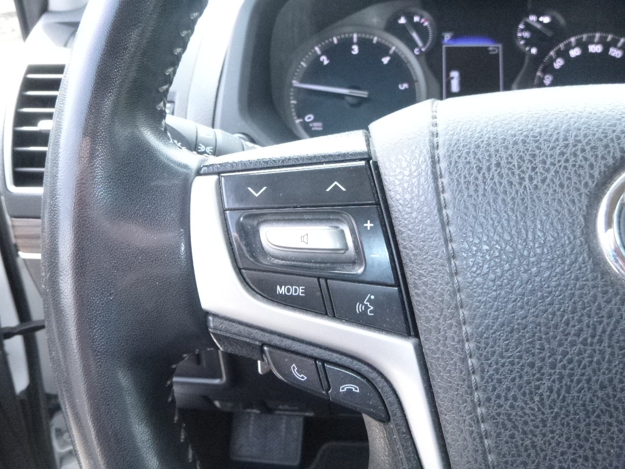 TOYOTA Land Cruiser 2.8TD Premium Automatic-image-25