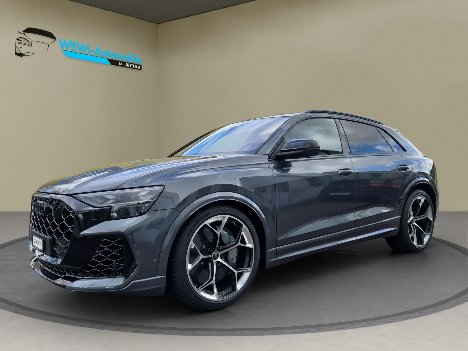 AUDI RSQ8 performance quattro