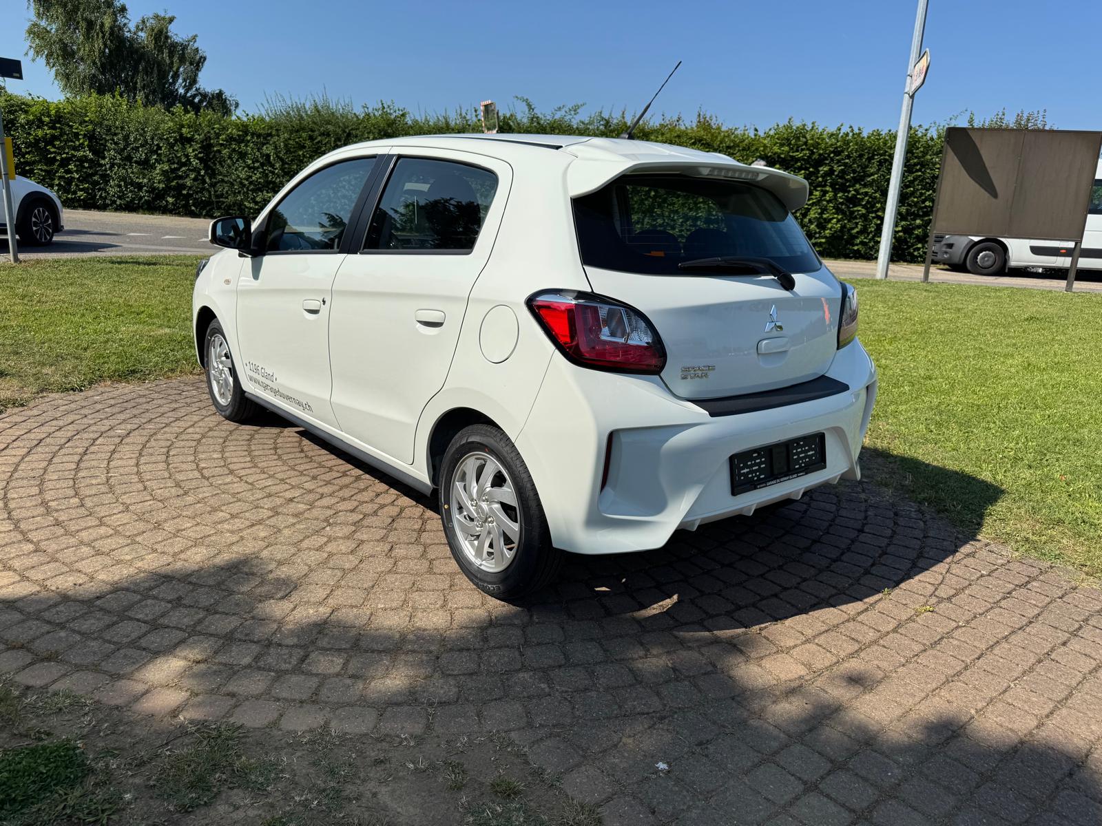 MITSUBISHI Space Star 1.2 CVT Invite-showroom-element-3