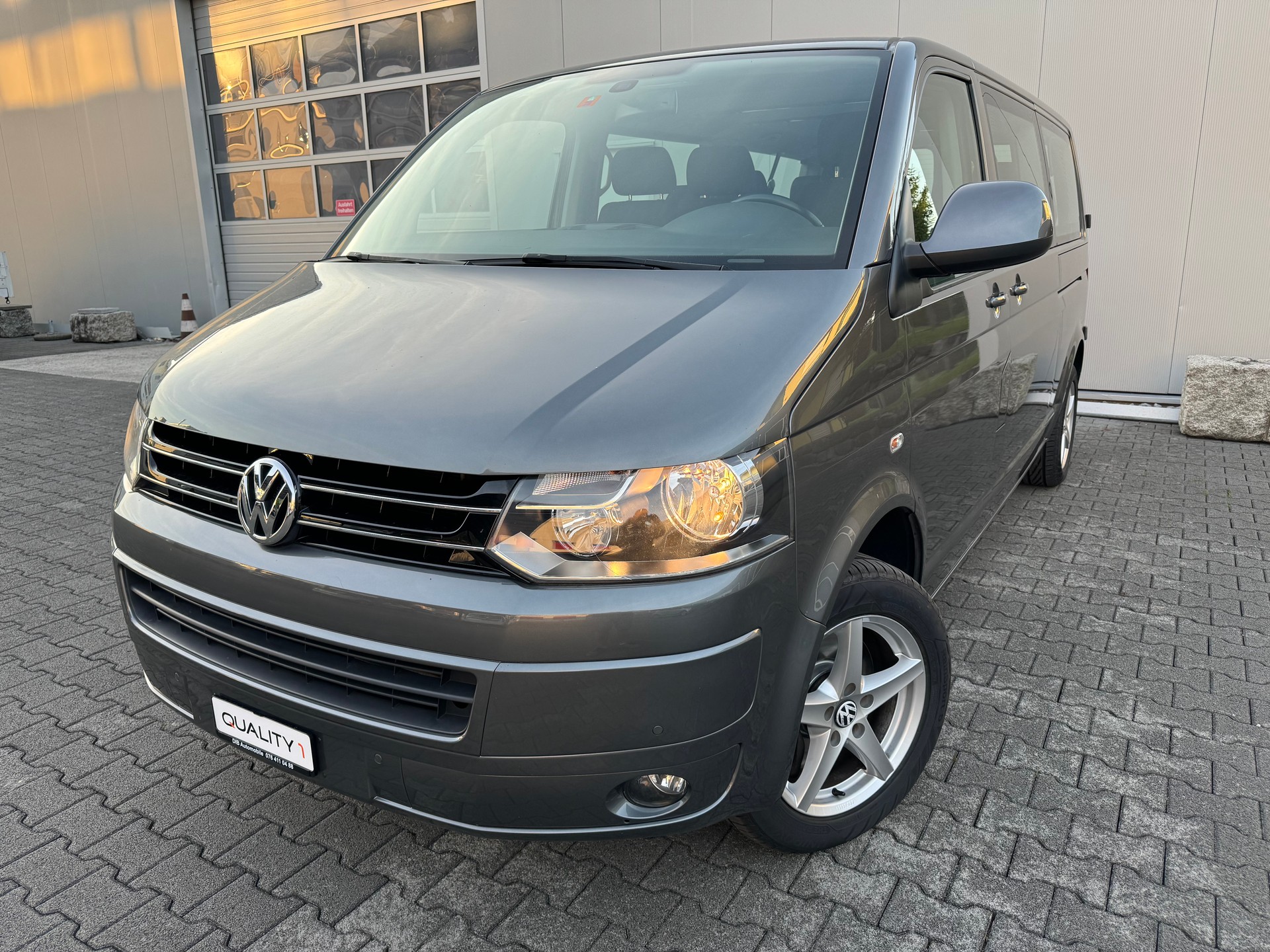 VW T5 Caravelle Comfortline 2.0 TDI CR 4Motion DSG*TOP ZUSTAND*LANGER-RADSTAND*9-PLÄTZER*AHK*