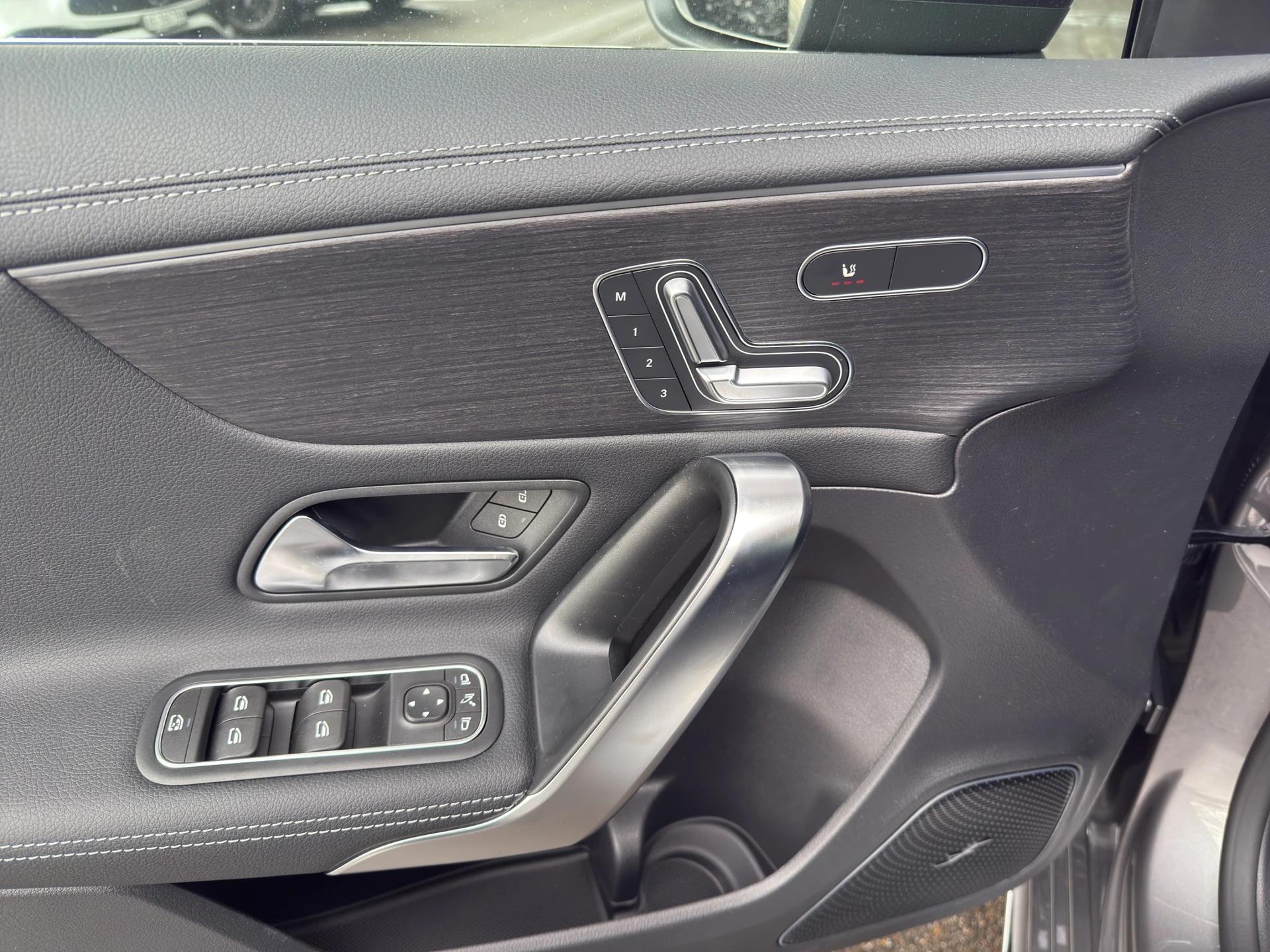 MERCEDES-BENZ A 35 AMG 4matic-image-11
