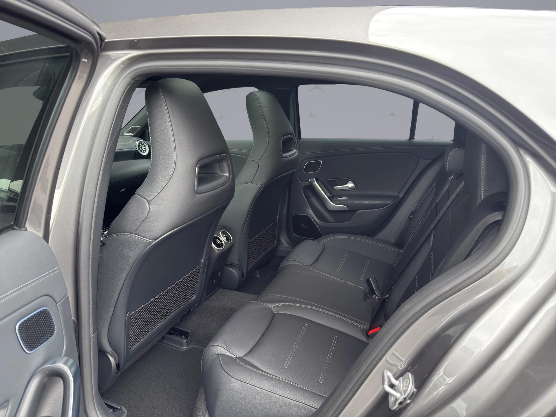 MERCEDES-BENZ A 35 AMG 4matic-image-13