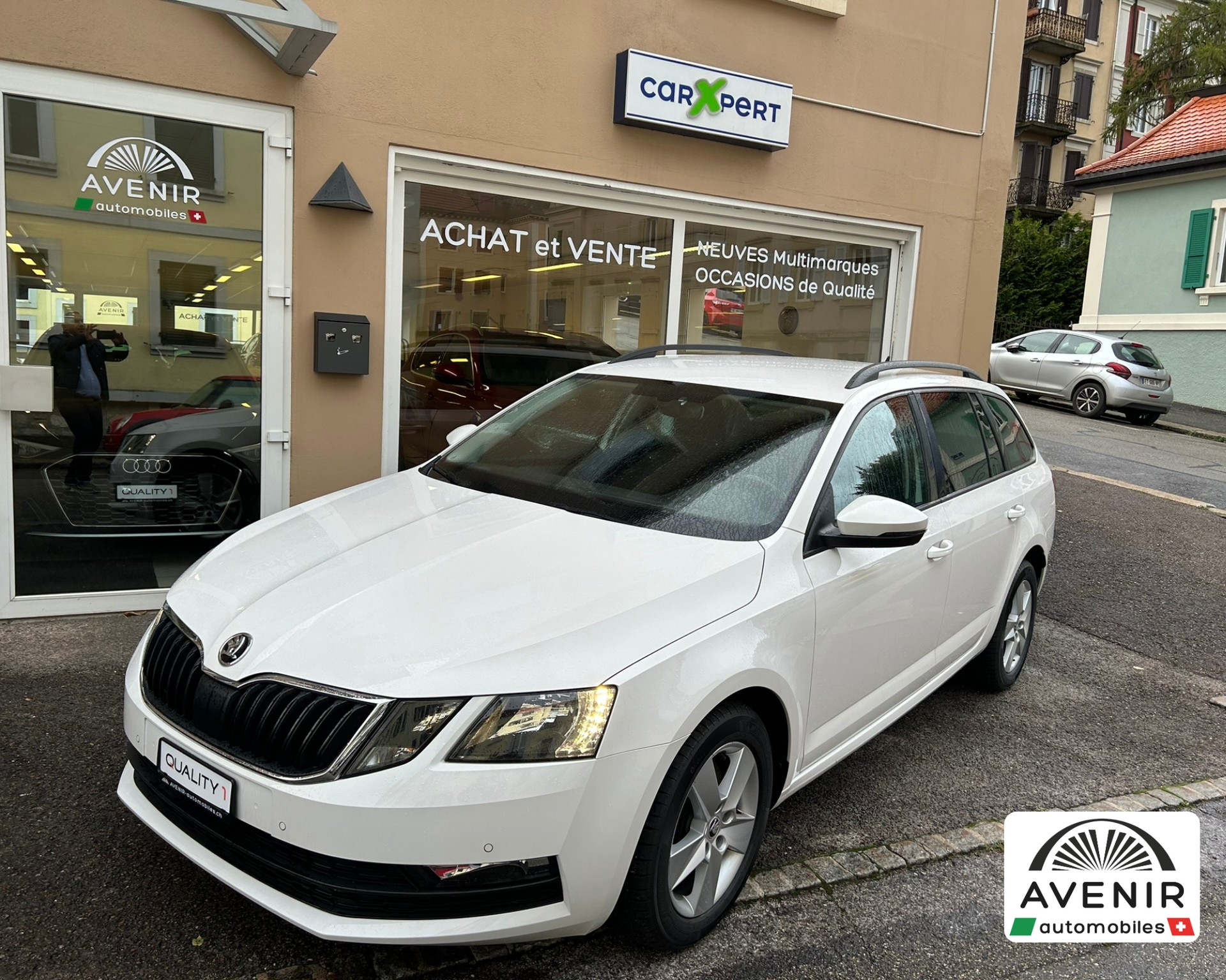 SKODA Octavia Combi 2.0 TSI Ambition 4x4 DSG-image-0