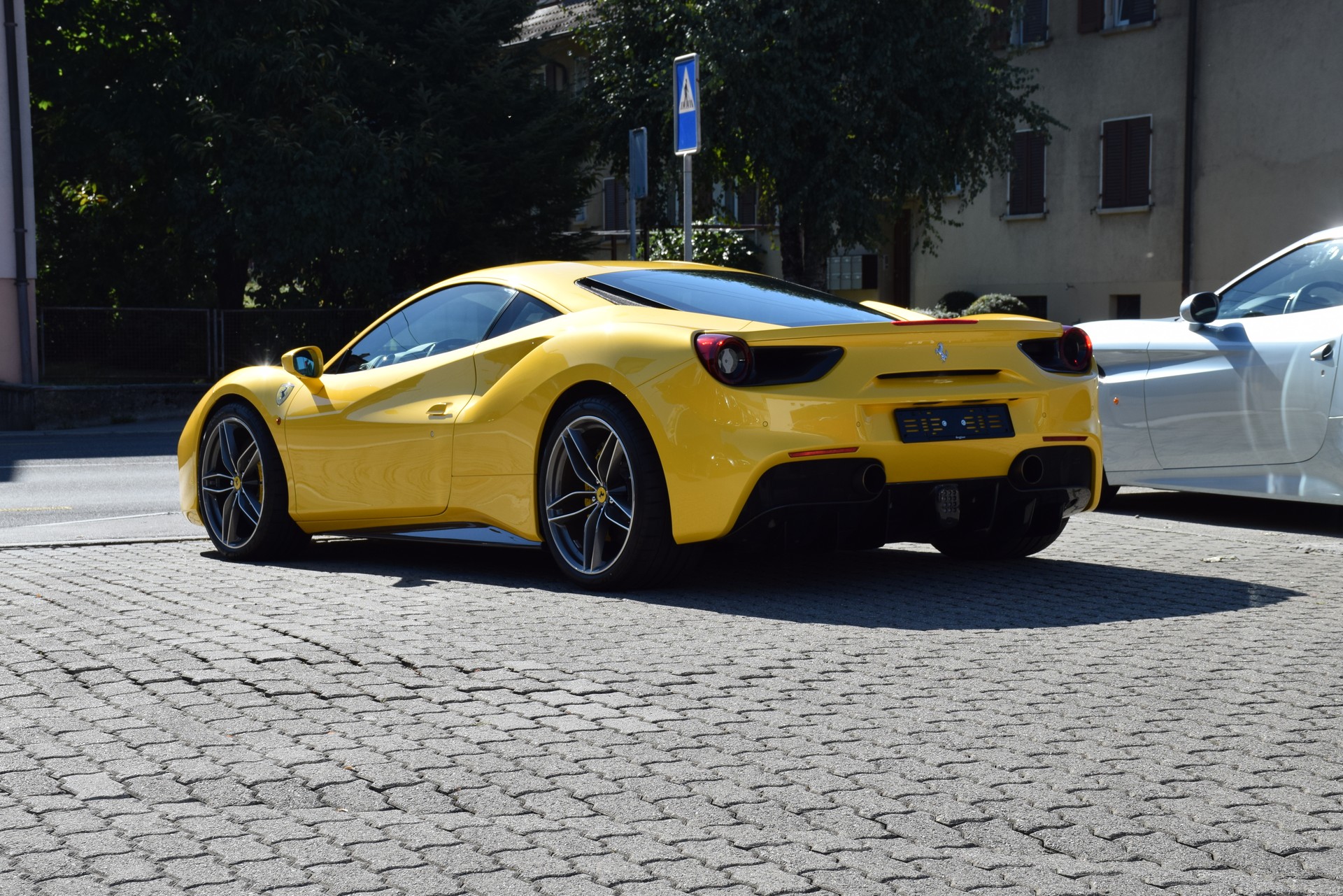 FERRARI 488 GTB 3.9 V8-image-4