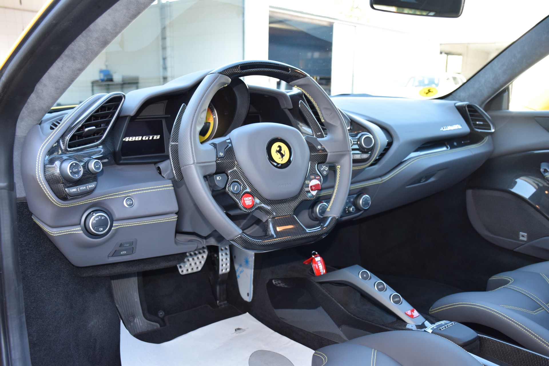 FERRARI 488 GTB 3.9 V8-image-9