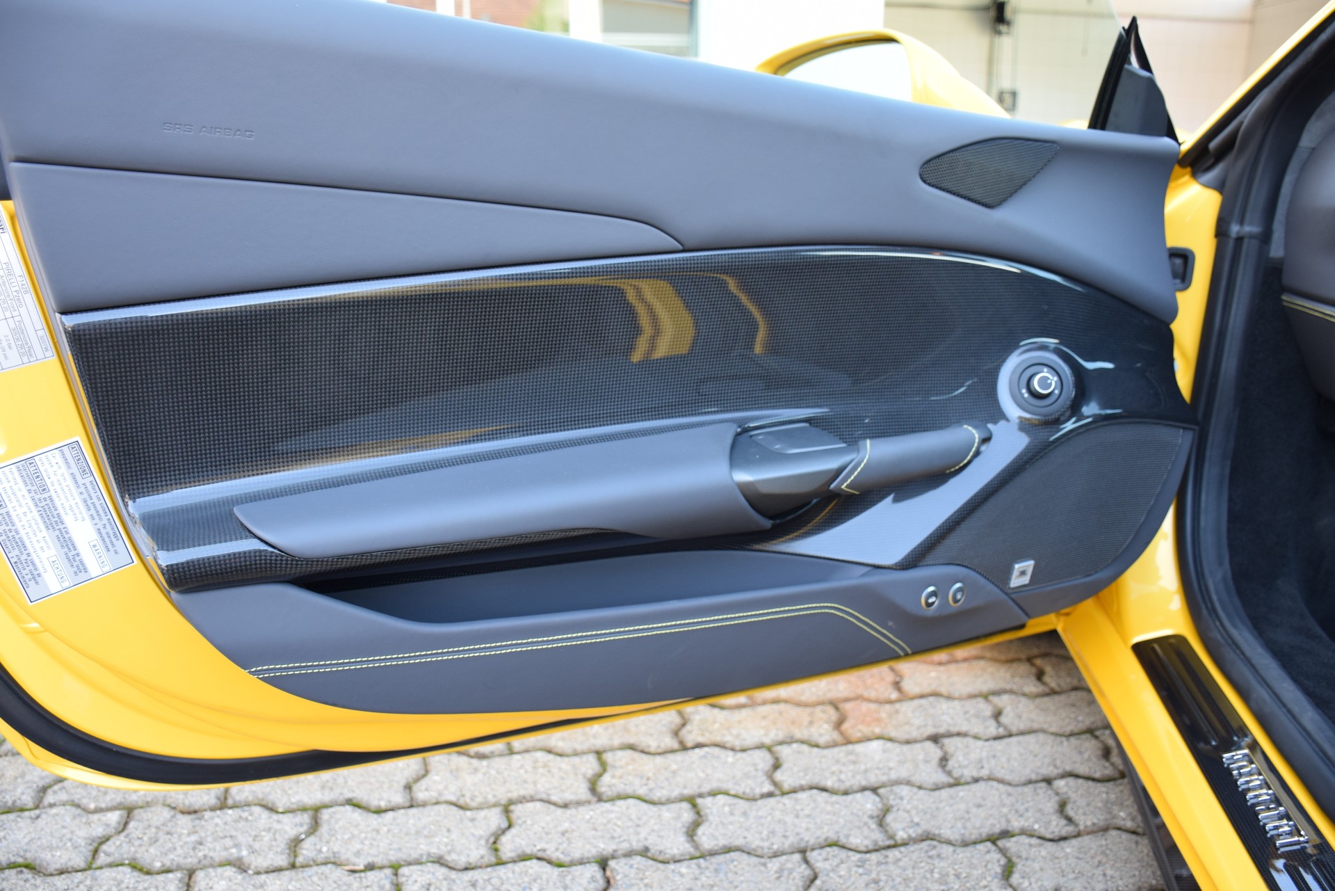 FERRARI 488 GTB 3.9 V8-image-12