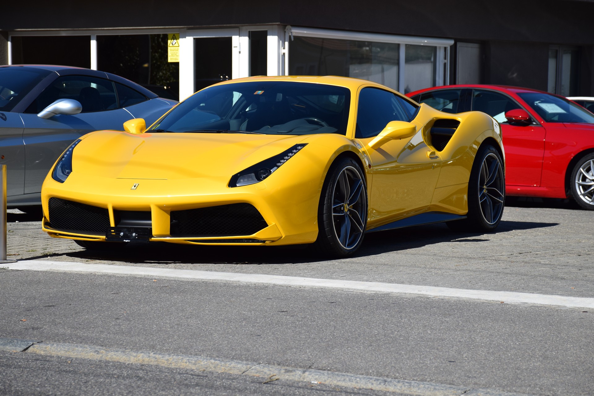 FERRARI 488 GTB 3.9 V8-image-1